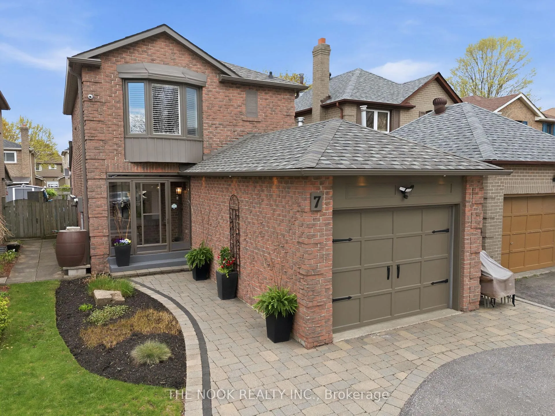 Photo 2 of 7 Brocklesby Crescent, Ajax, Central West — HOMEH