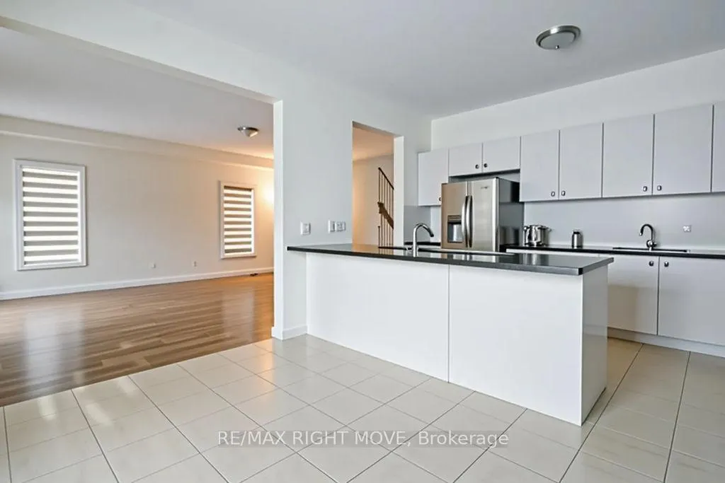 Photo 6 of 90 Atlantis Drive, Orillia — HOMEH