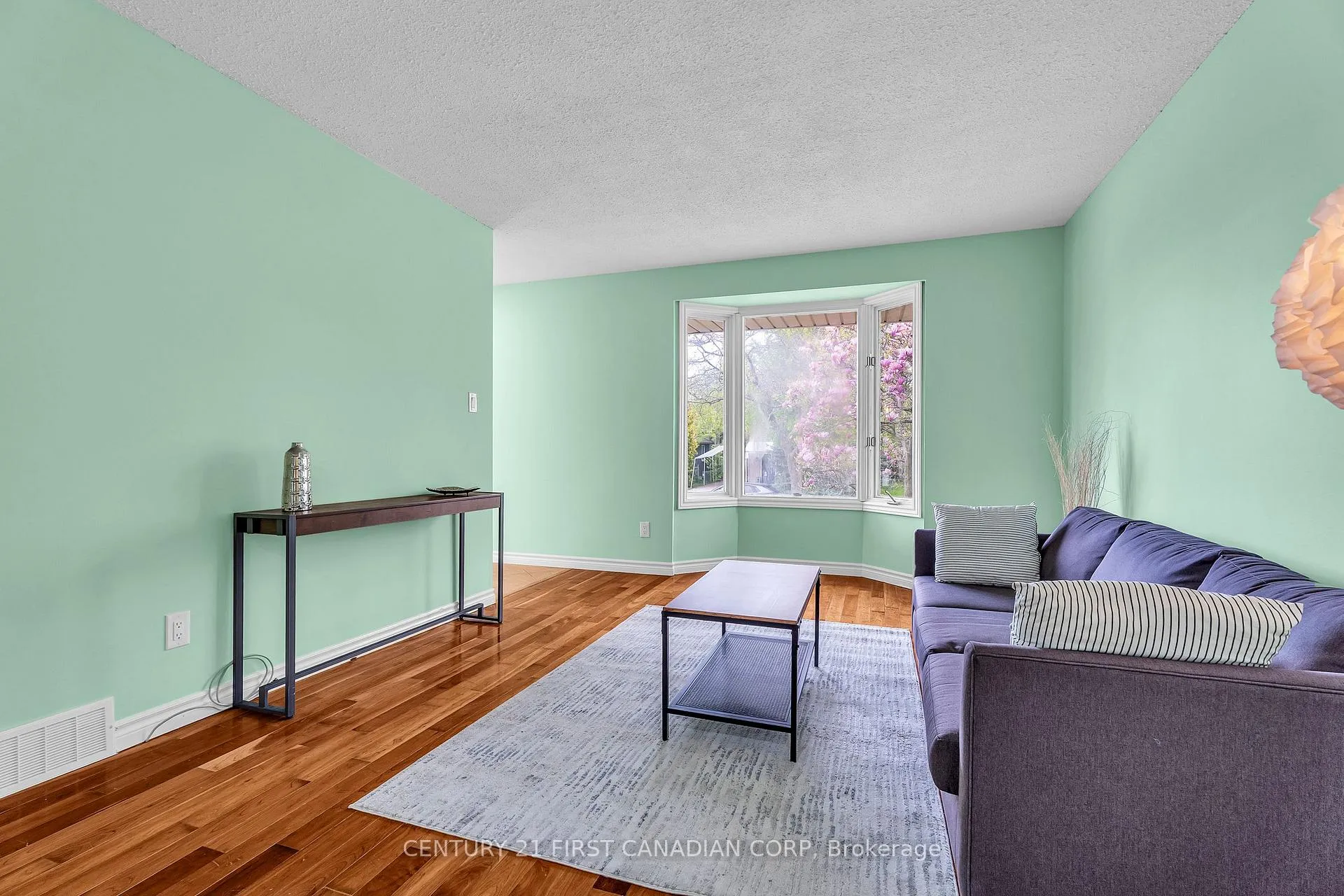 Photo 7 of 24 Blanchard Crescent, London, North I — HOMEH