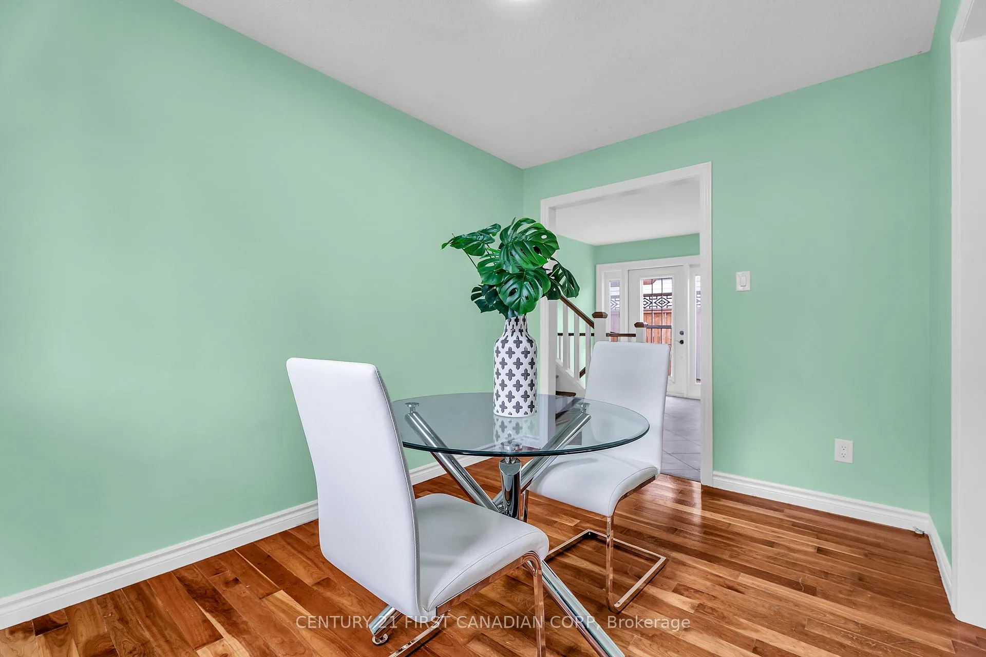 Photo 8 of 24 Blanchard Crescent, London, North I — HOMEH