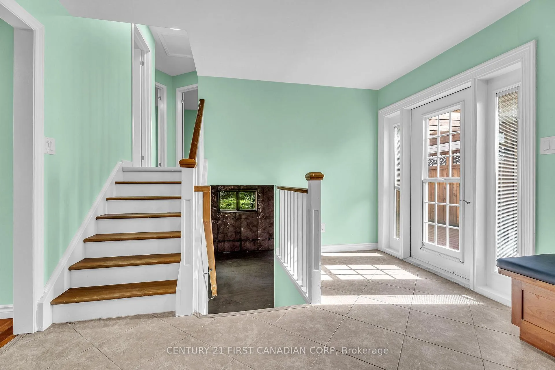 Photo 15 of 24 Blanchard Crescent, London, North I — HOMEH