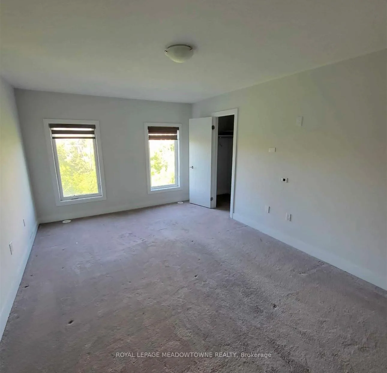 Photo 5 of 1048 Beach Comber Road, Mississauga, Lakeview — HOMEH