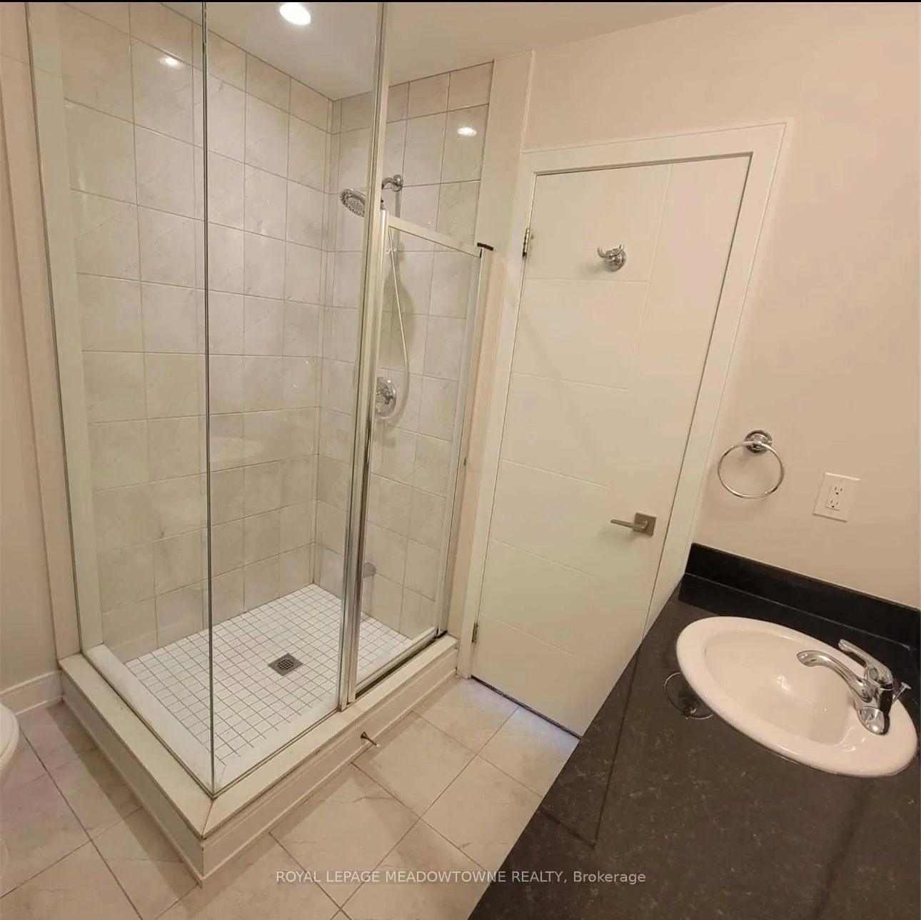 Photo 6 of 1048 Beach Comber Road, Mississauga, Lakeview — HOMEH