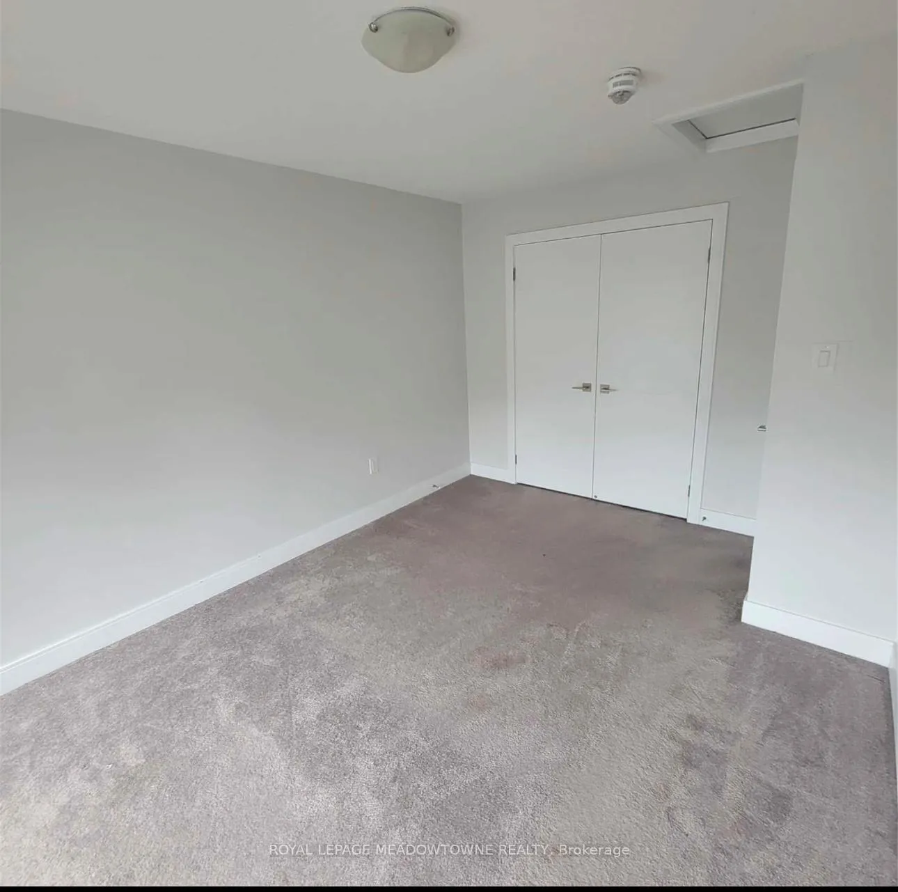 Photo 7 of 1048 Beach Comber Road, Mississauga, Lakeview — HOMEH