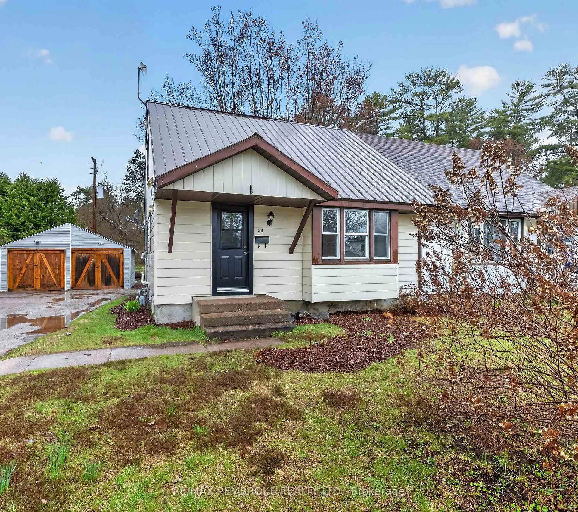 Photo 3 of 59 Rutherford Avenue, Deep River — HOMEH