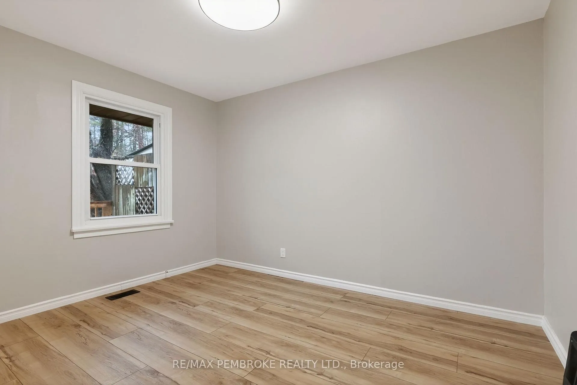 Photo 12 of 59 Rutherford Avenue, Deep River — HOMEH