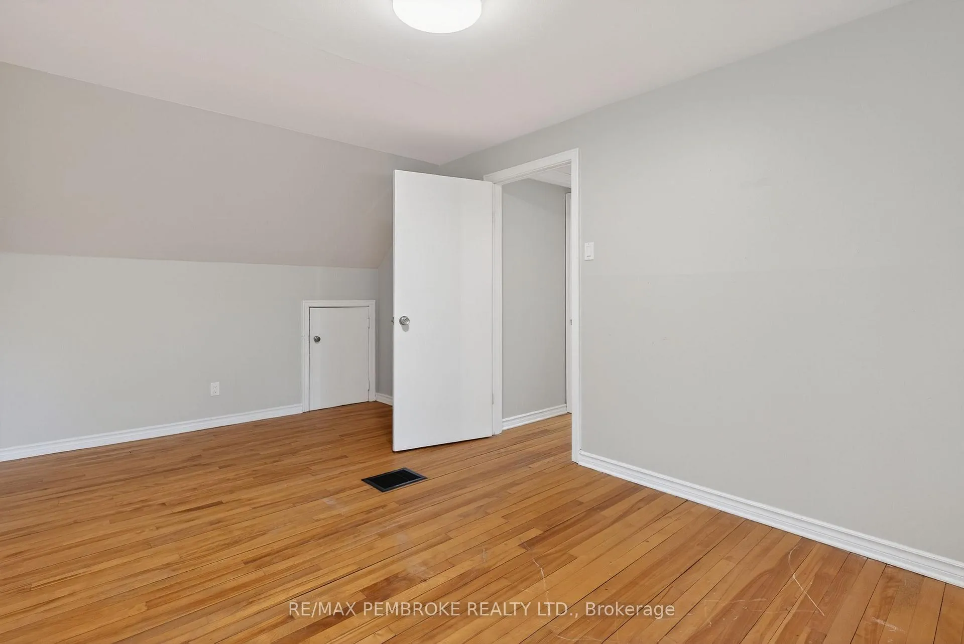 Photo 25 of 59 Rutherford Avenue, Deep River — HOMEH