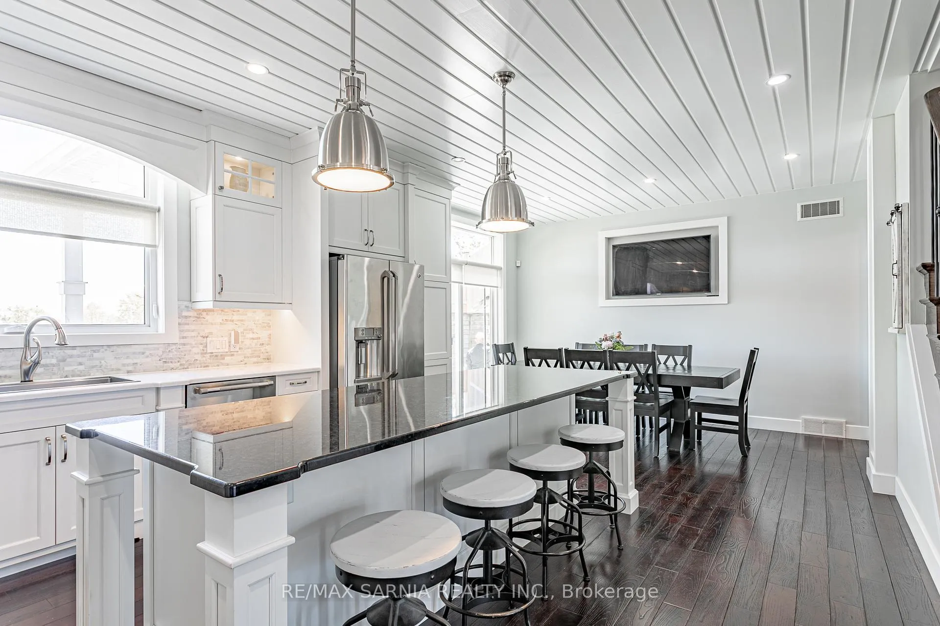 Photo 6 of 18 Centre Street, Lambton Shores, Grand Bend — HOMEH