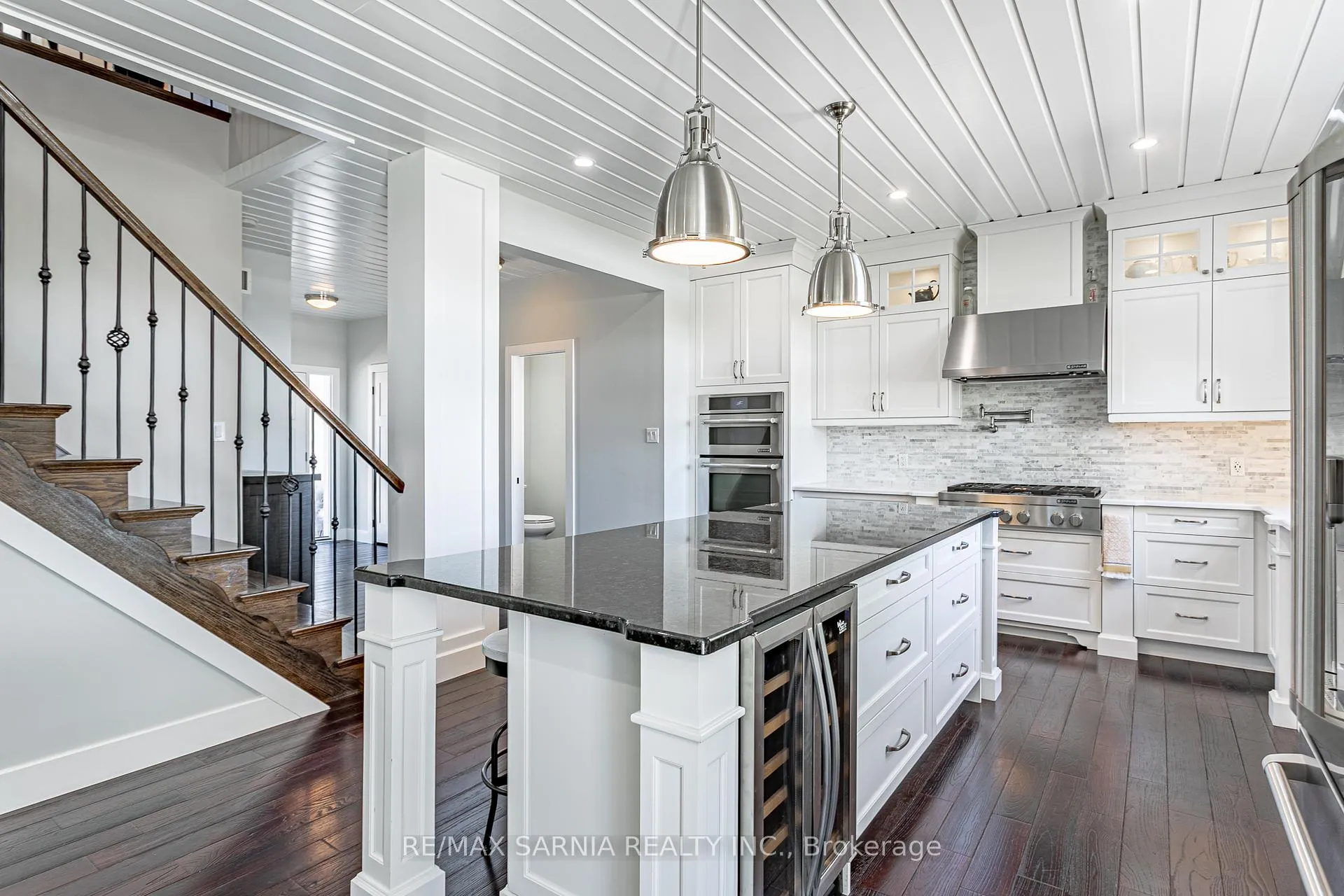 Photo 7 of 18 Centre Street, Lambton Shores, Grand Bend — HOMEH