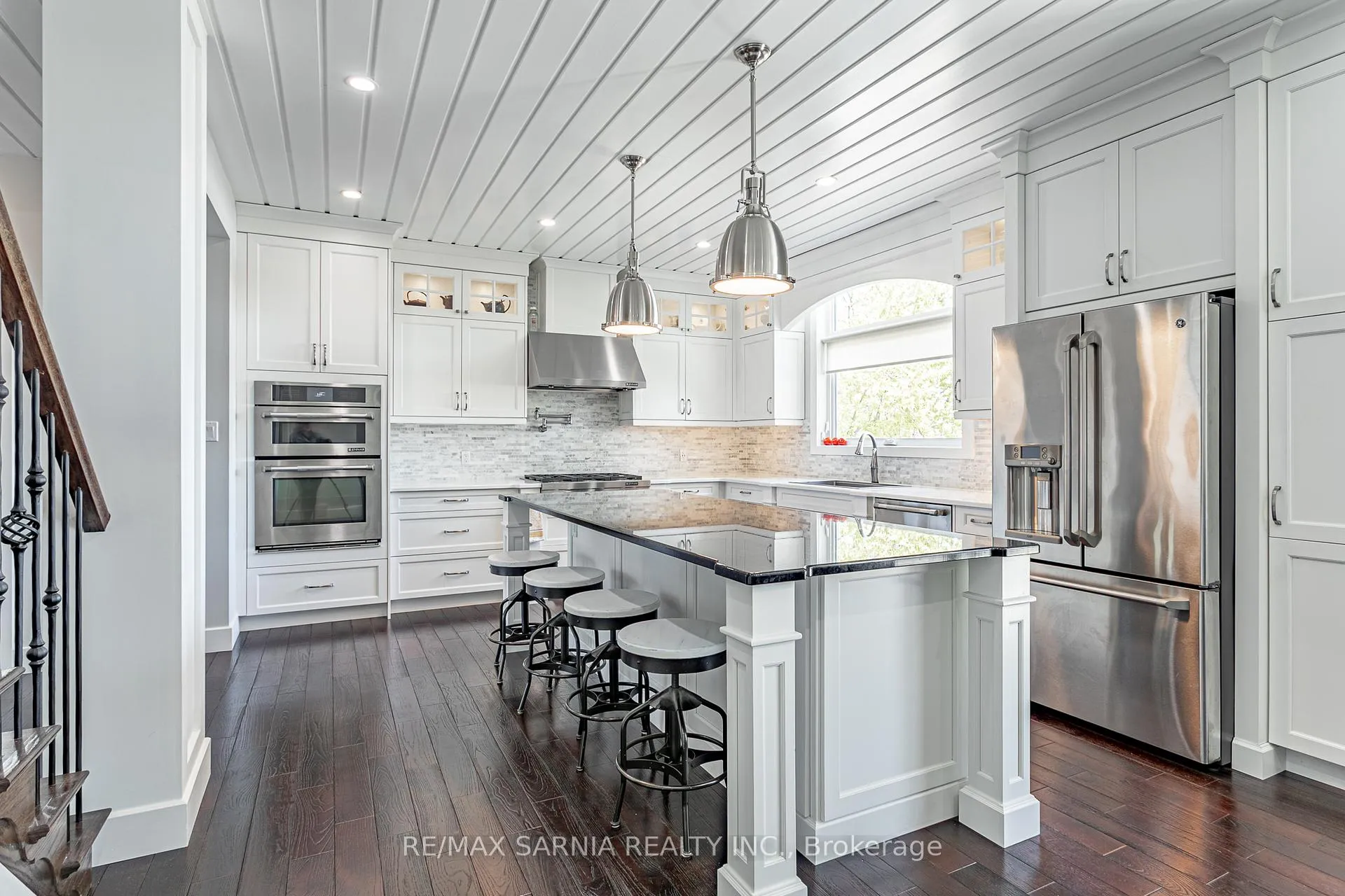 Photo 8 of 18 Centre Street, Lambton Shores, Grand Bend — HOMEH
