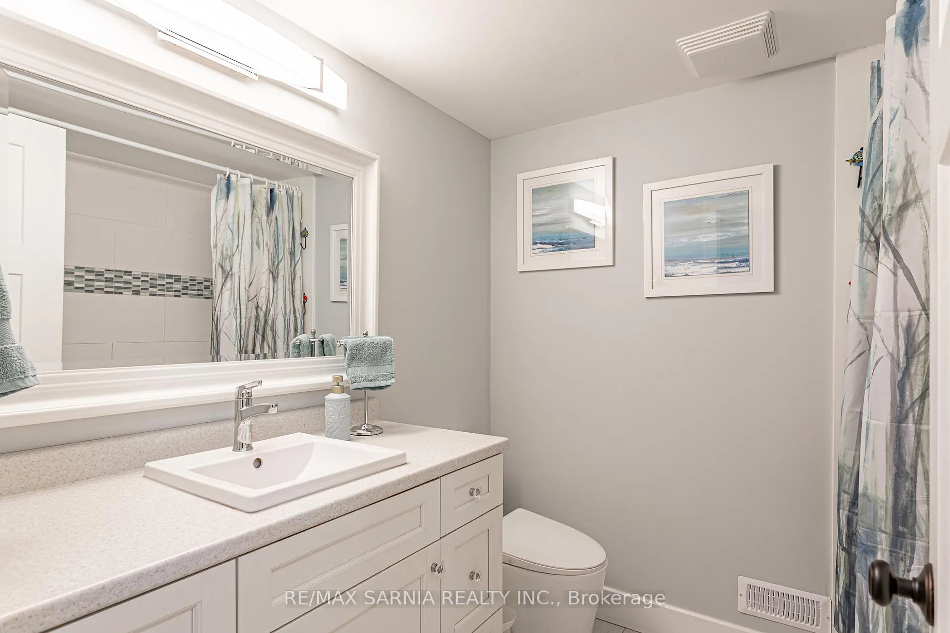 Photo 37 of 18 Centre Street, Lambton Shores, Grand Bend — HOMEH