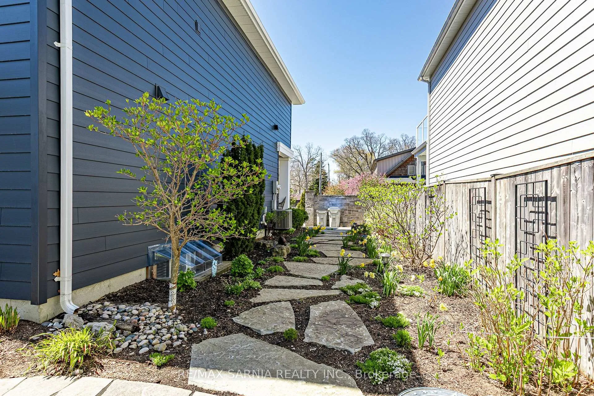 Photo 44 of 18 Centre Street, Lambton Shores, Grand Bend — HOMEH