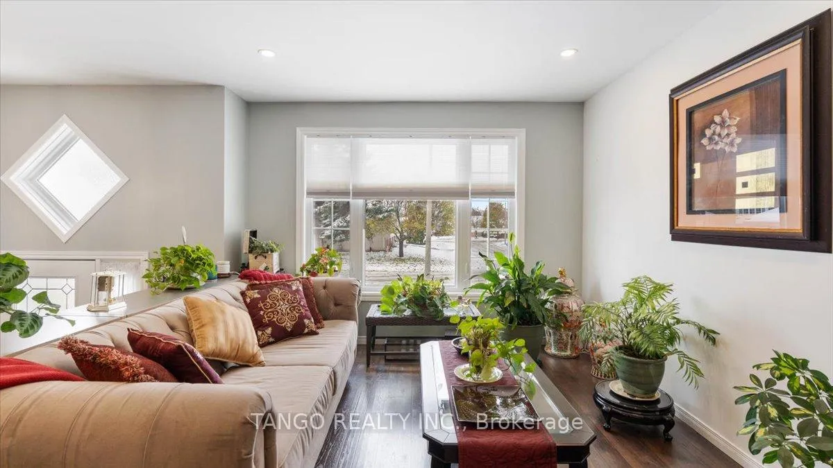 Photo 2 of 11 Faraday Gardens, Belleville, Belleville Ward — HOMEH