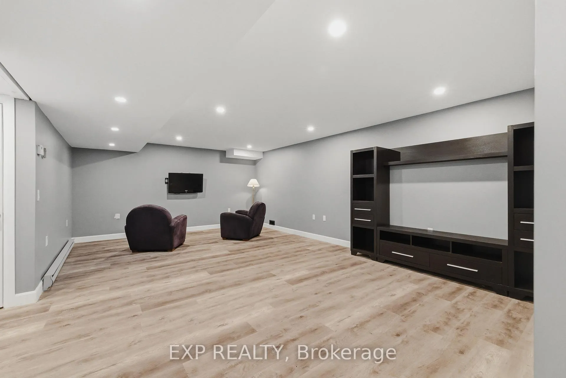 Photo 20 of Unit 18, 24 George Street N, Minto — HOMEH