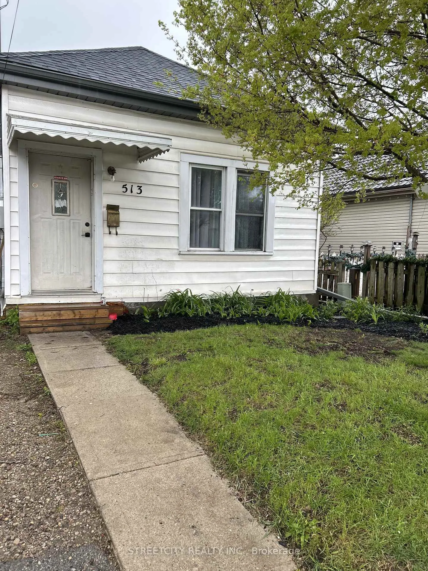 Front of 513 Hill Street