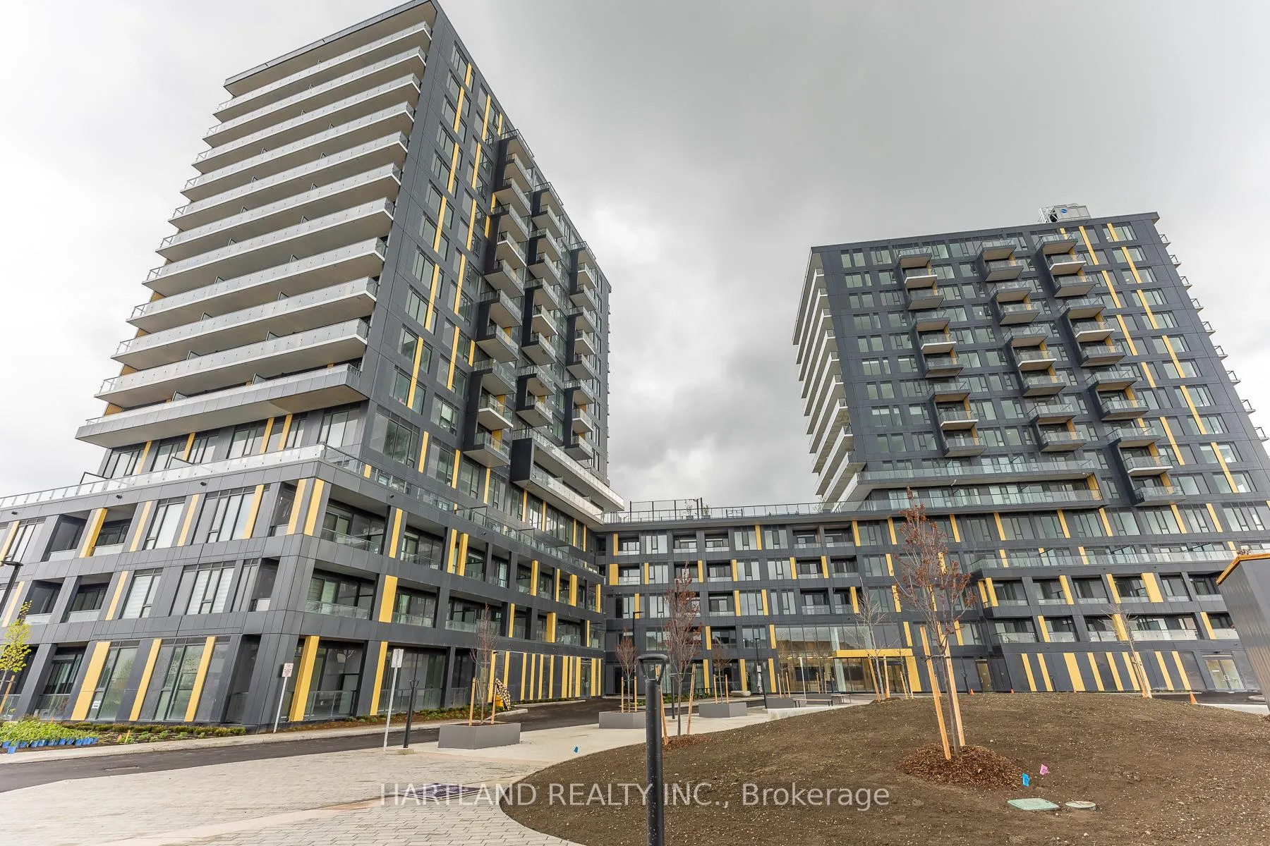 Photo 2 of Unit 107, 4878 Powers Common, Burlington, Alton — HOMEH
