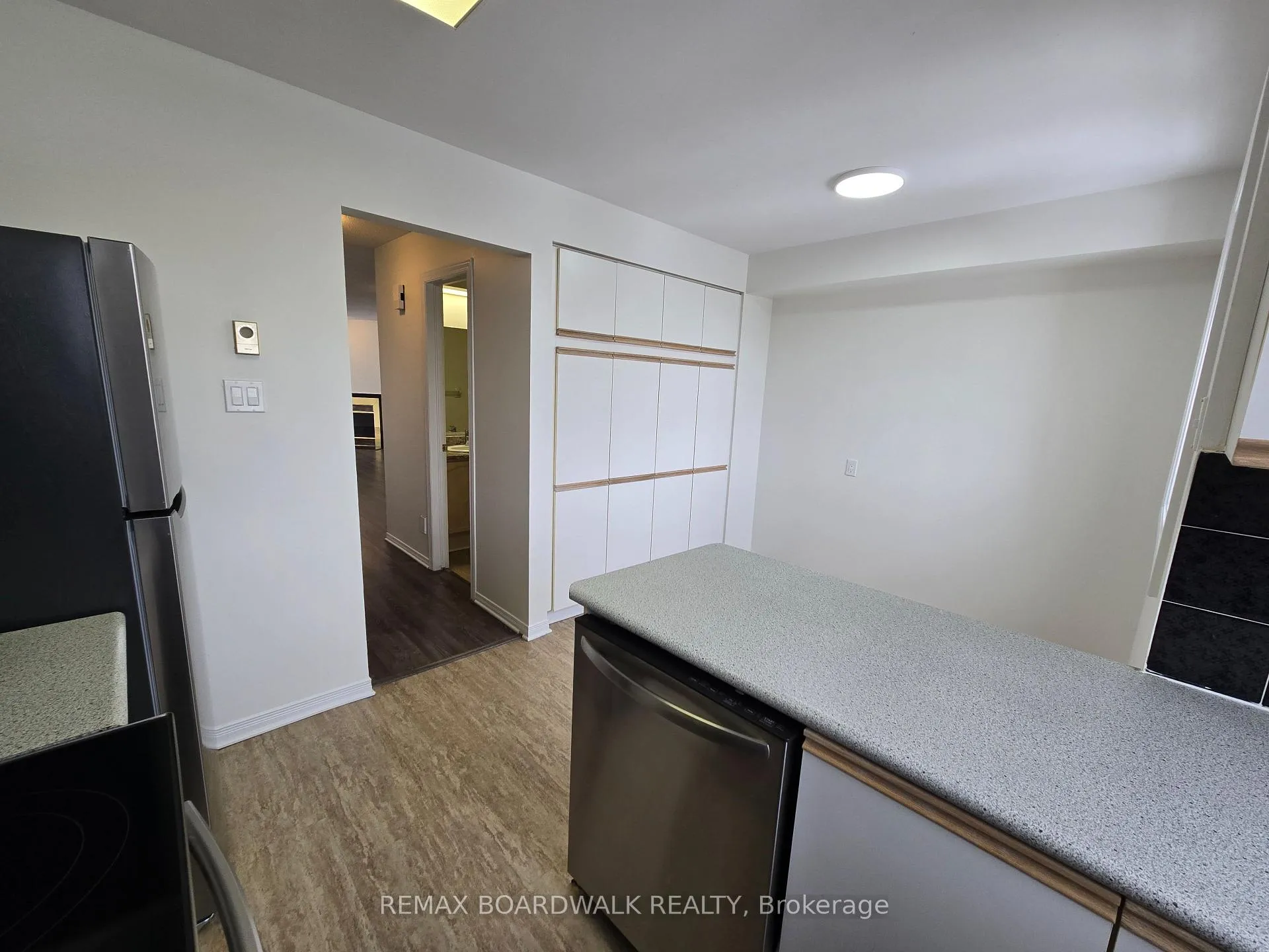Photo 7 of 219 Briston Private, Ottawa, Hunt Club Park — HOMEH
