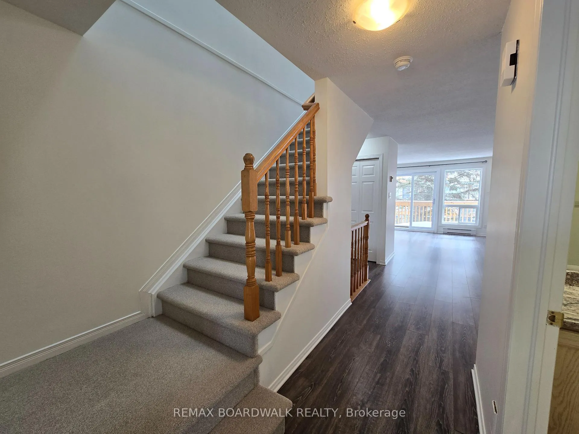 Photo 10 of 219 Briston Private, Ottawa, Hunt Club Park — HOMEH