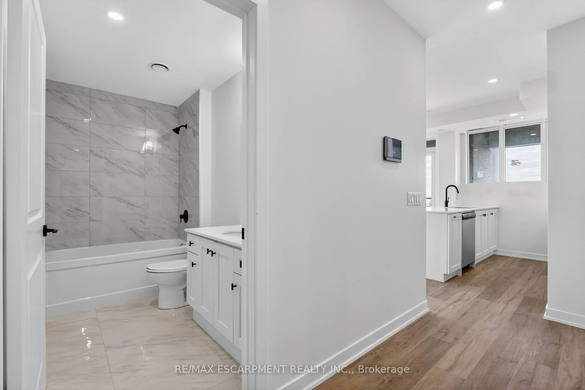 Photo 7 of Unit 707, 461 Green Road W, Hamilton, Lakeshore — HOMEH