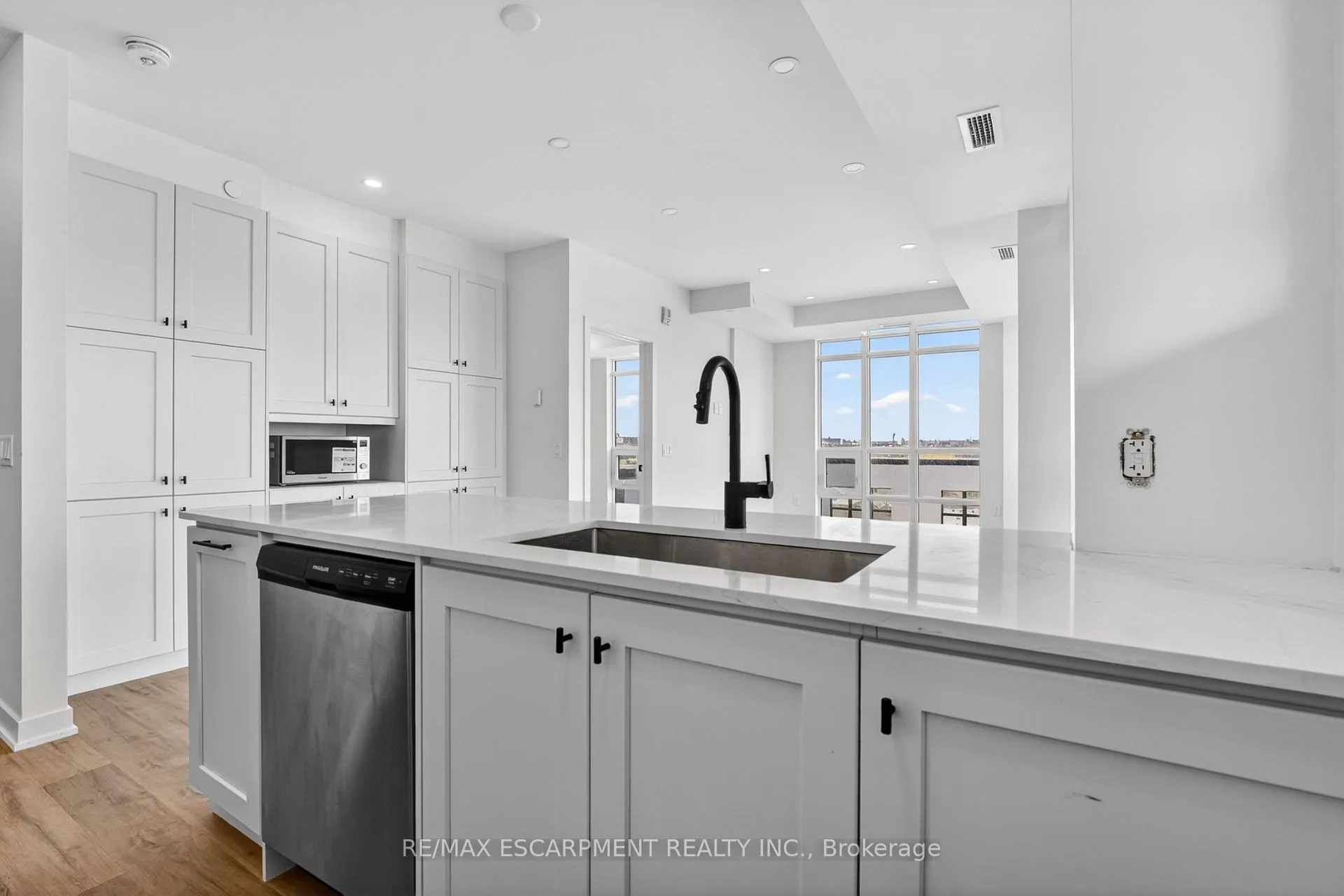 Photo 11 of Unit 707, 461 Green Road W, Hamilton, Lakeshore — HOMEH