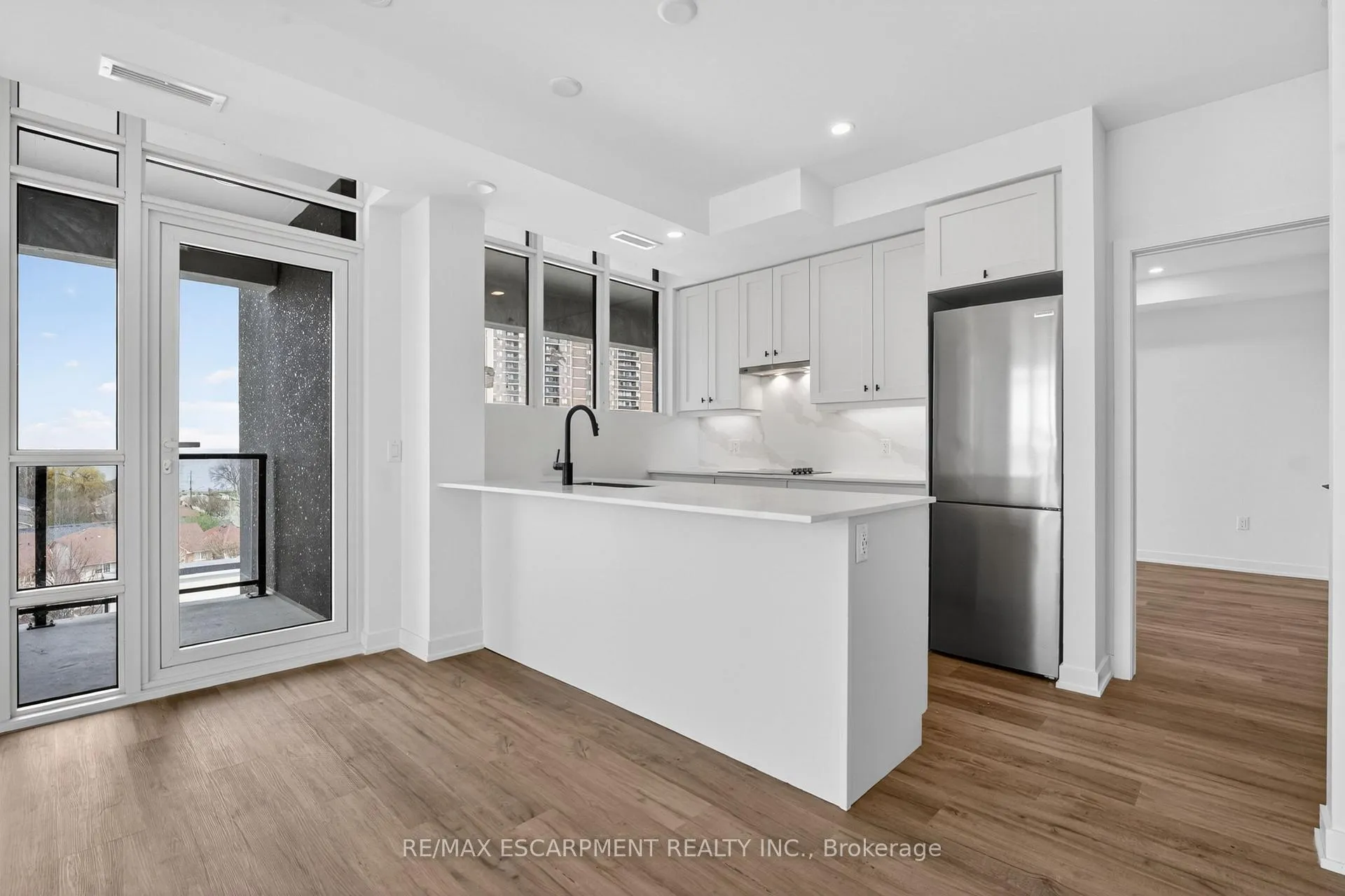 Photo 12 of Unit 707, 461 Green Road W, Hamilton, Lakeshore — HOMEH