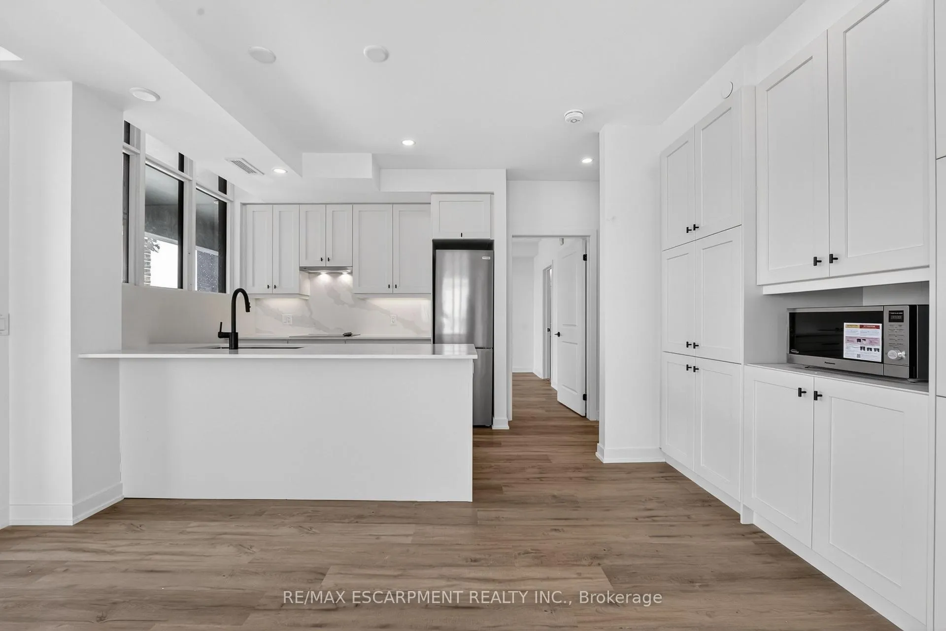 Photo 13 of Unit 707, 461 Green Road W, Hamilton, Lakeshore — HOMEH