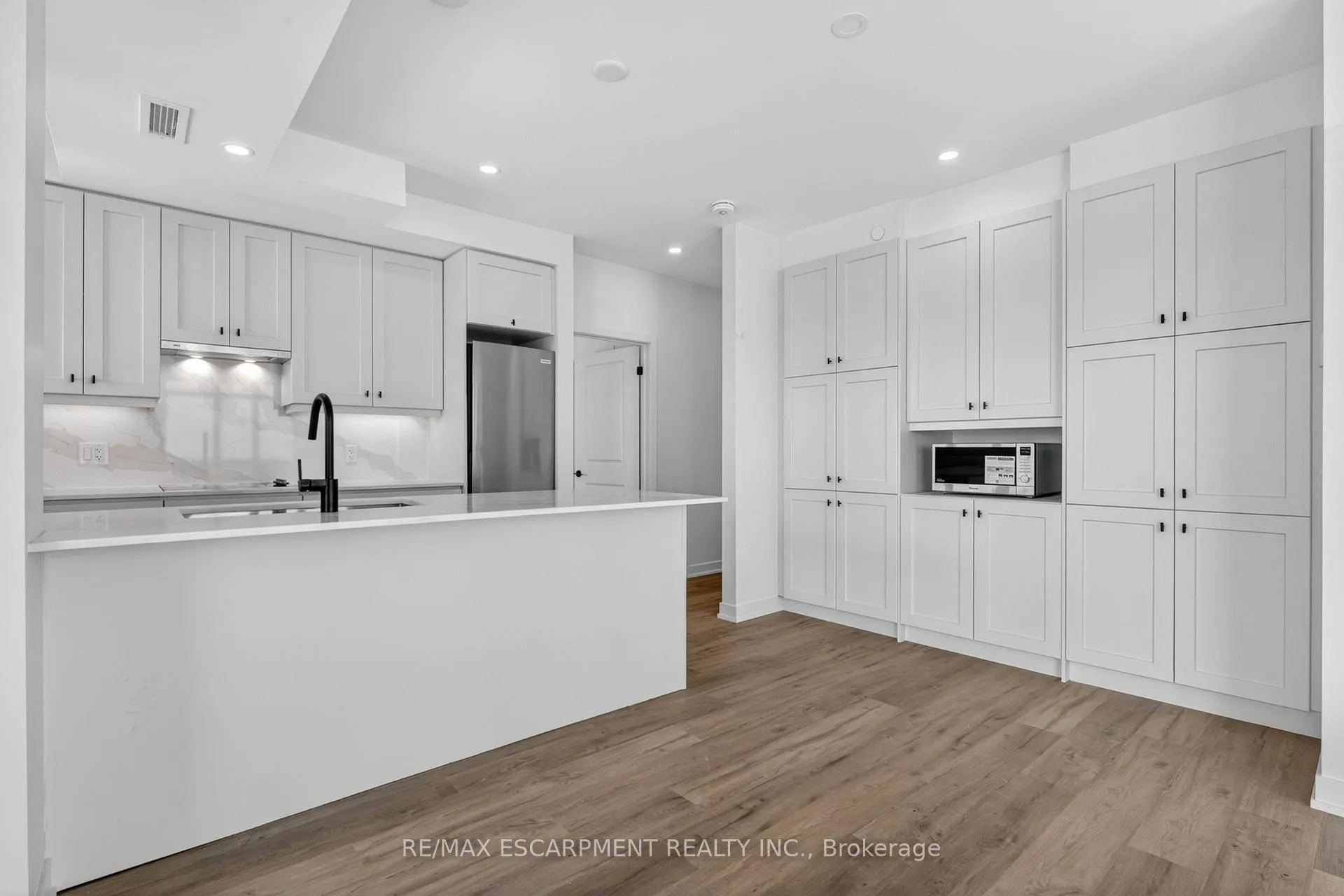 Photo 14 of Unit 707, 461 Green Road W, Hamilton, Lakeshore — HOMEH