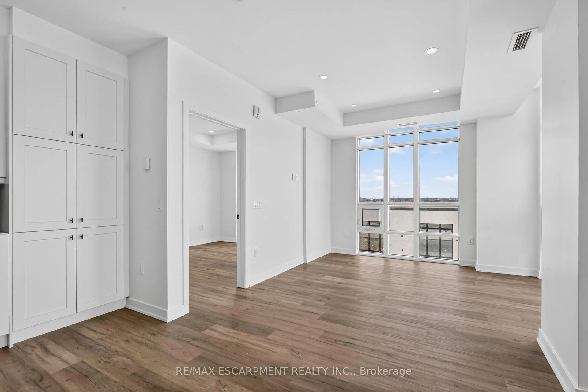 Photo 15 of Unit 707, 461 Green Road W, Hamilton, Lakeshore — HOMEH
