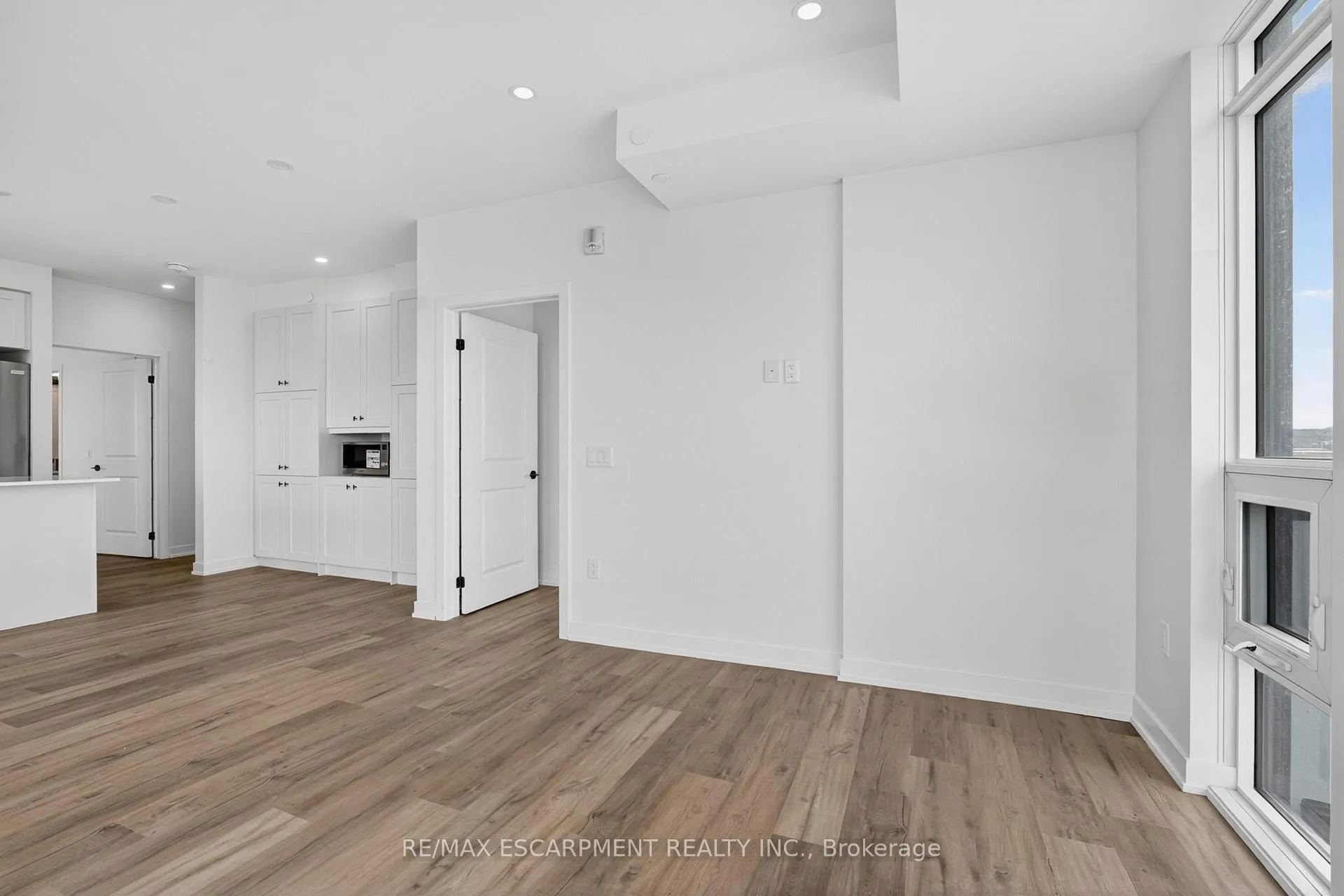 Photo 18 of Unit 707, 461 Green Road W, Hamilton, Lakeshore — HOMEH