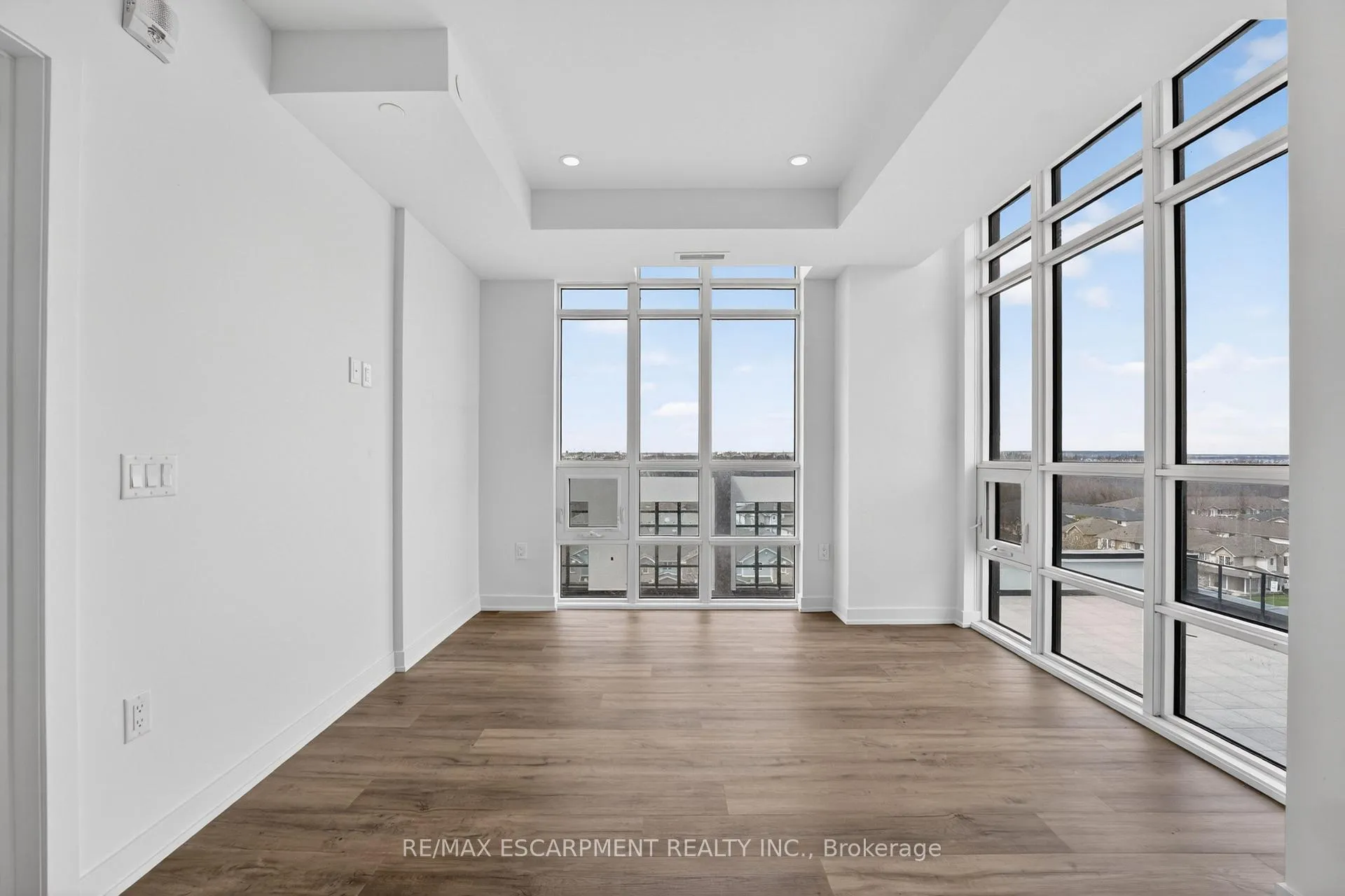 Photo 19 of Unit 707, 461 Green Road W, Hamilton, Lakeshore — HOMEH