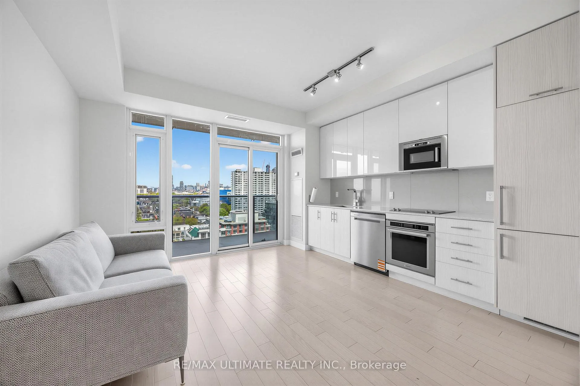 Front of Unit 1708, 330 Richmond Street W