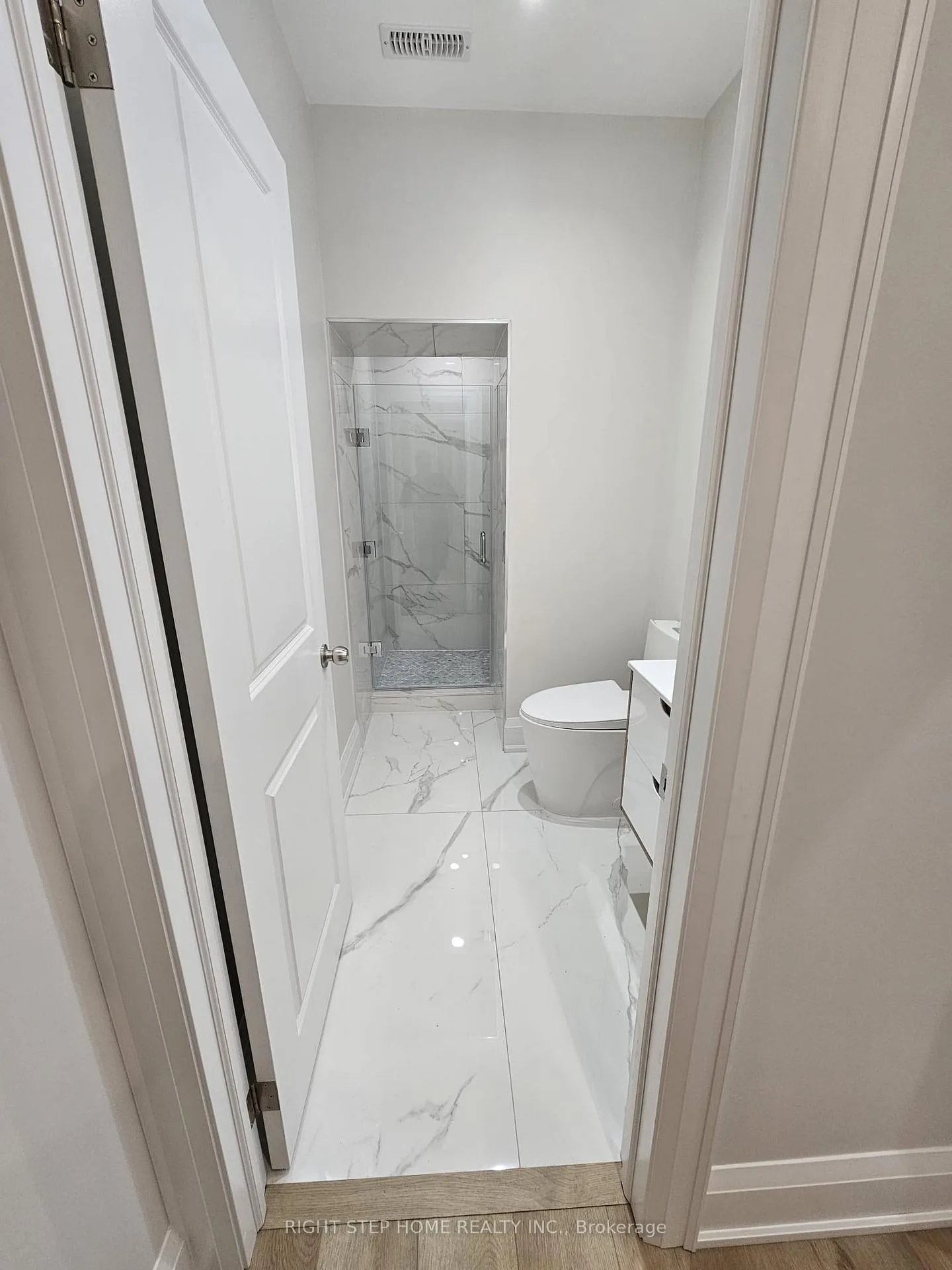 Photo 7 of 41 Sugarbush Square E, Scarborough, Highland Creek — HOMEH