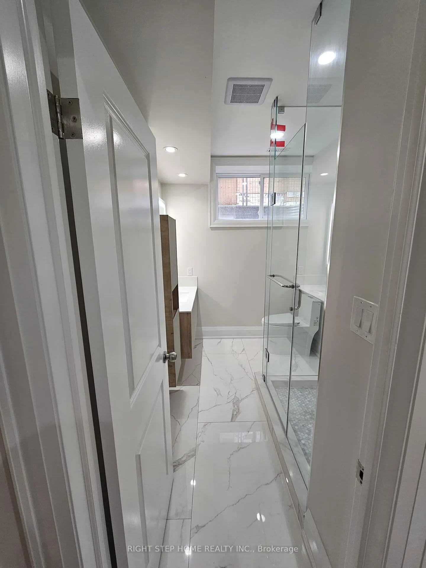 Photo 13 of 41 Sugarbush Square E, Scarborough, Highland Creek — HOMEH