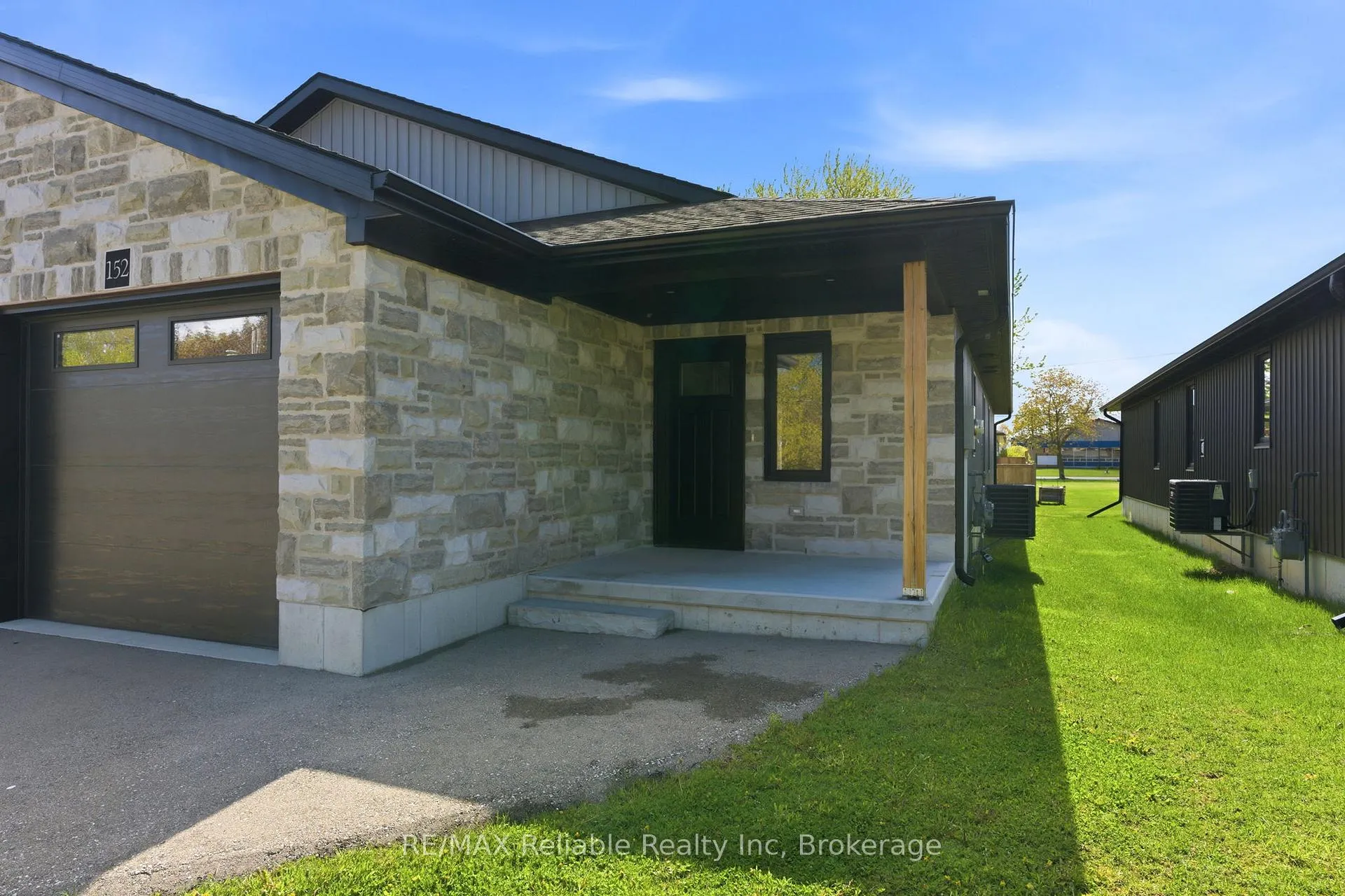 Photo 2 of 152 Sills Street, Huron East, Seaforth — HOMEH