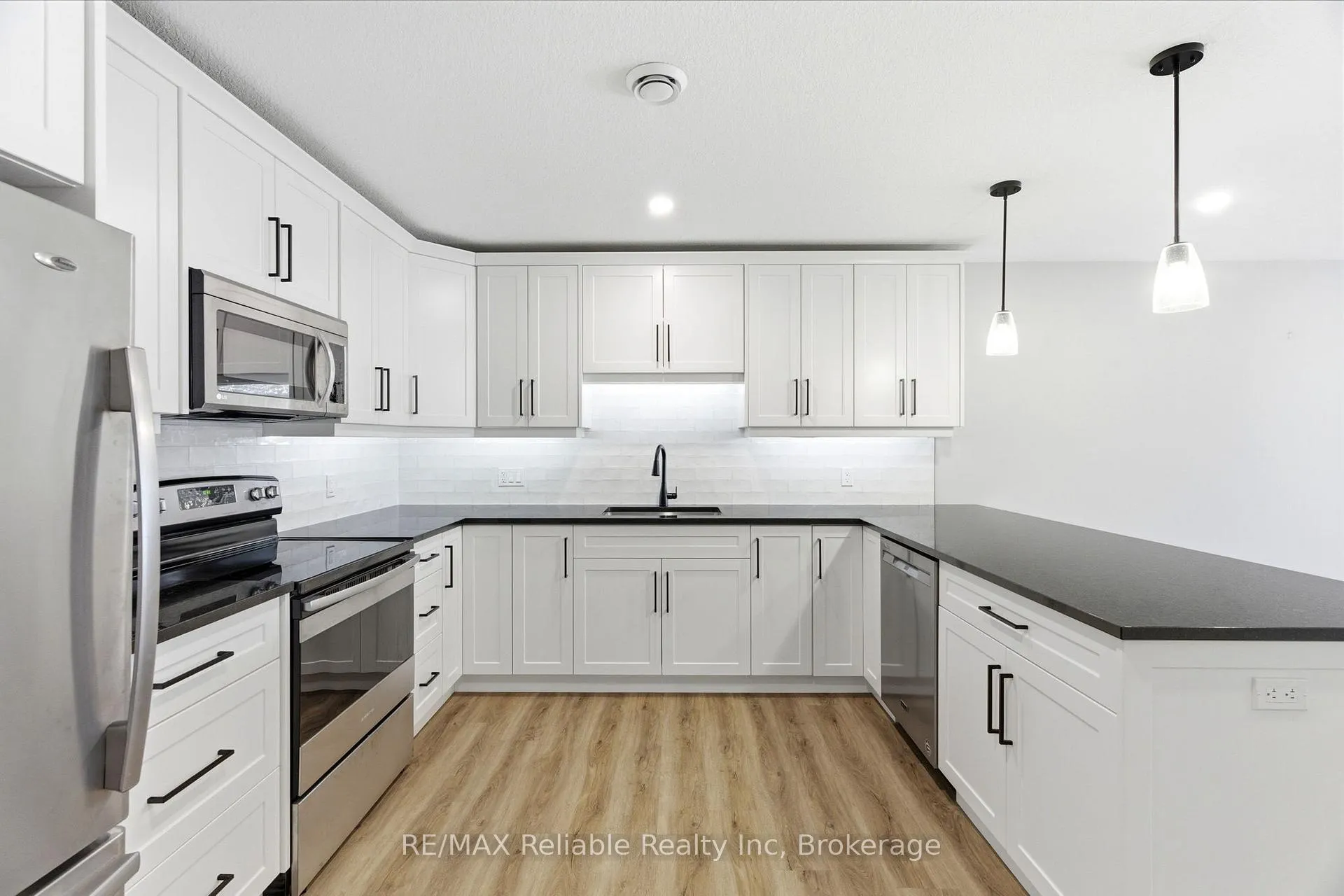 Photo 11 of 152 Sills Street, Huron East, Seaforth — HOMEH