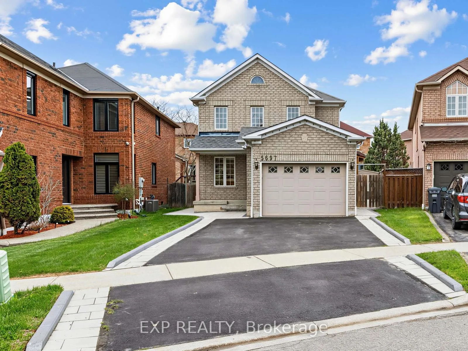 Photo 1 of 5697 Condor Place, Mississauga, East Credit — HOMEH
