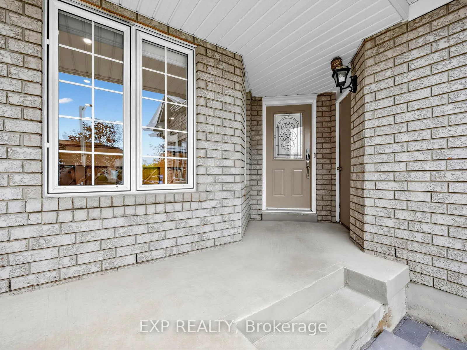Photo 3 of 5697 Condor Place, Mississauga, East Credit — HOMEH