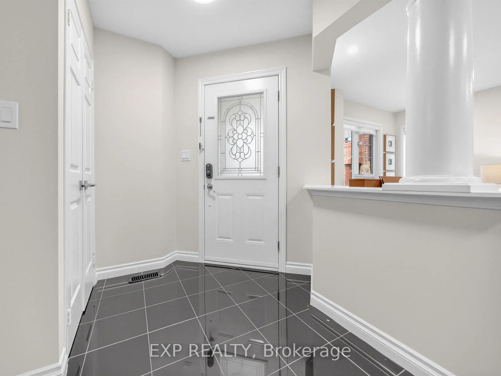 Photo 4 of 5697 Condor Place, Mississauga, East Credit — HOMEH