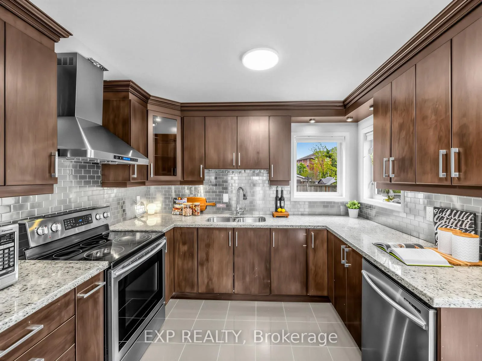 Photo 16 of 5697 Condor Place, Mississauga, East Credit — HOMEH