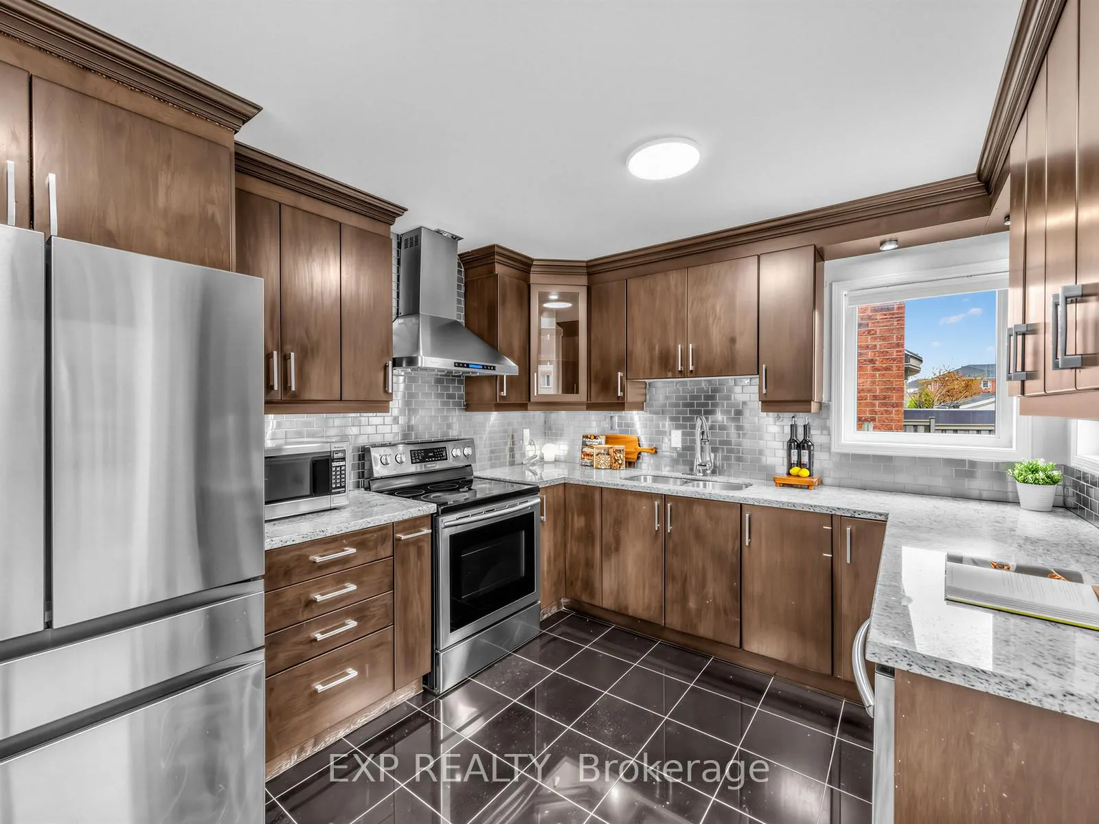 Photo 17 of 5697 Condor Place, Mississauga, East Credit — HOMEH