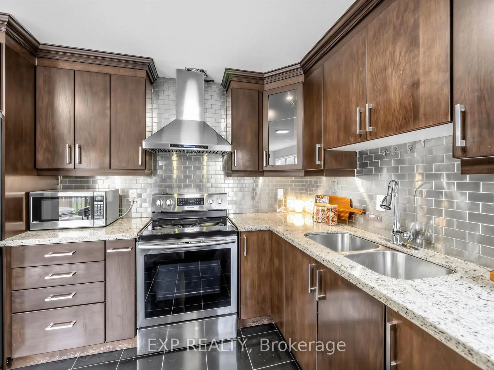 Photo 19 of 5697 Condor Place, Mississauga, East Credit — HOMEH