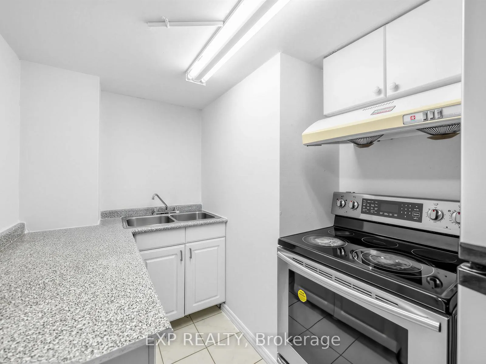Photo 32 of 5697 Condor Place, Mississauga, East Credit — HOMEH