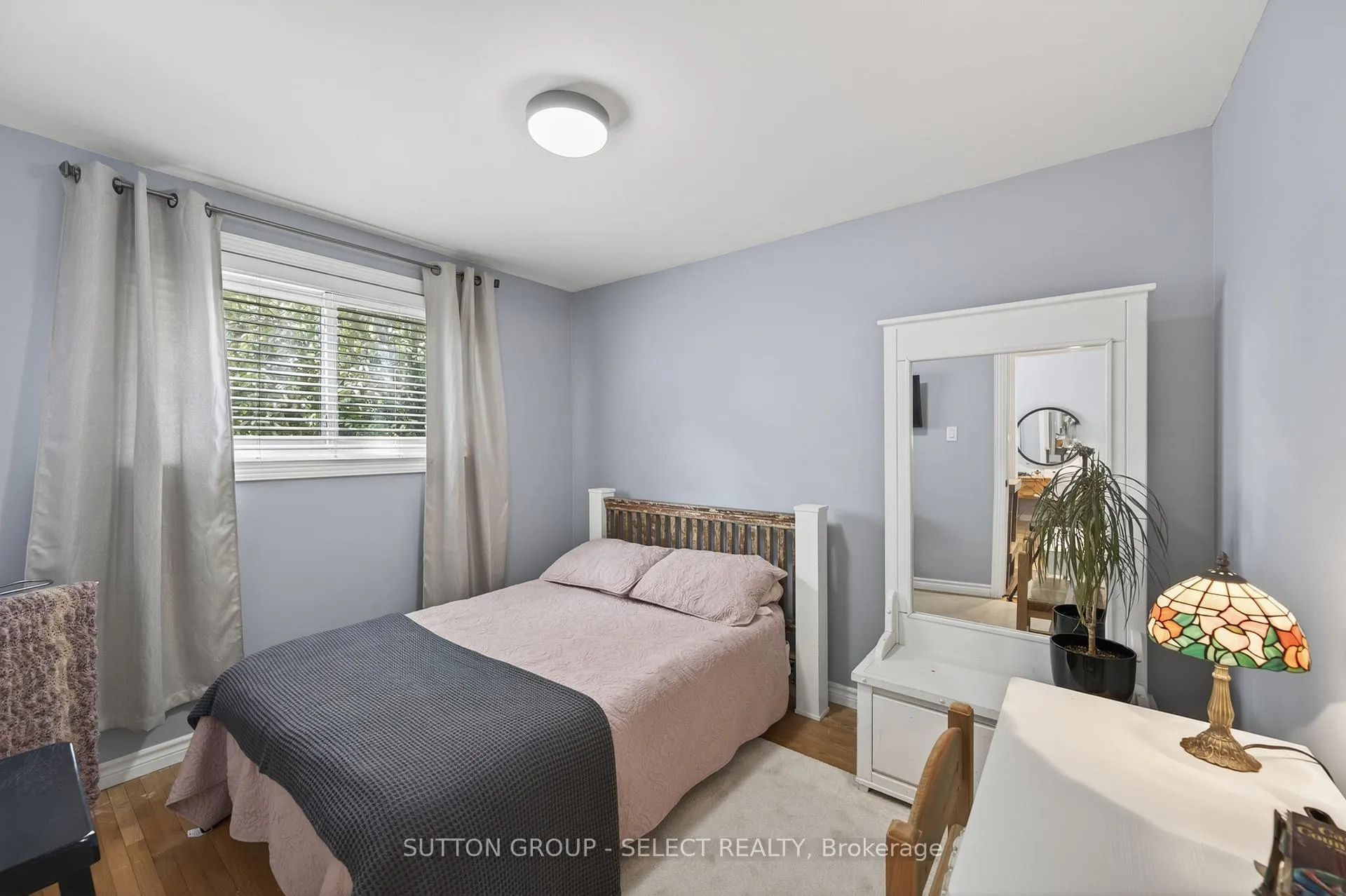 Photo 19 of 43 Stroud Crescent, London, South X — HOMEH