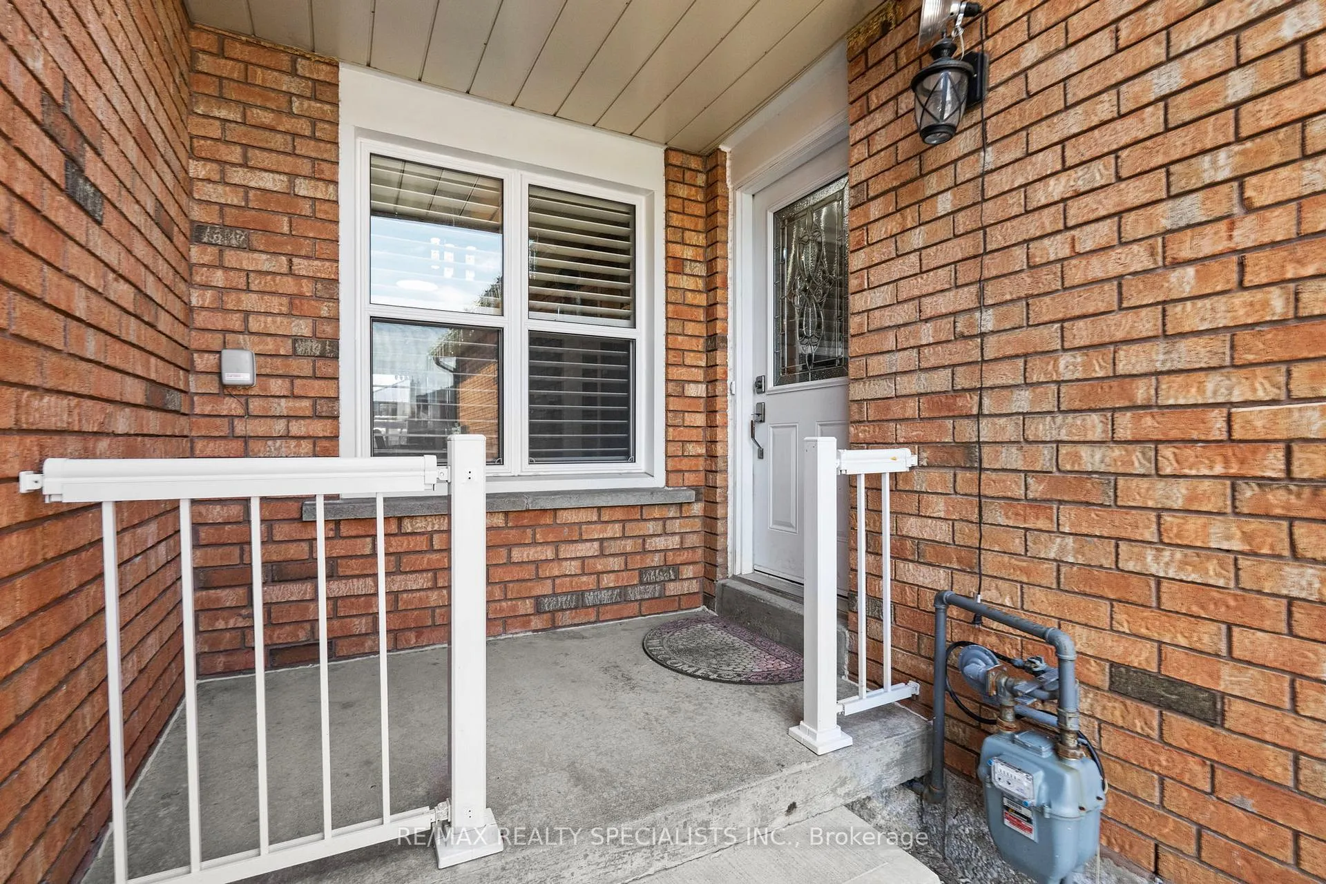 Photo 2 of 121 Tulip Drive, Brampton, Fletcher's Creek South — HOMEH