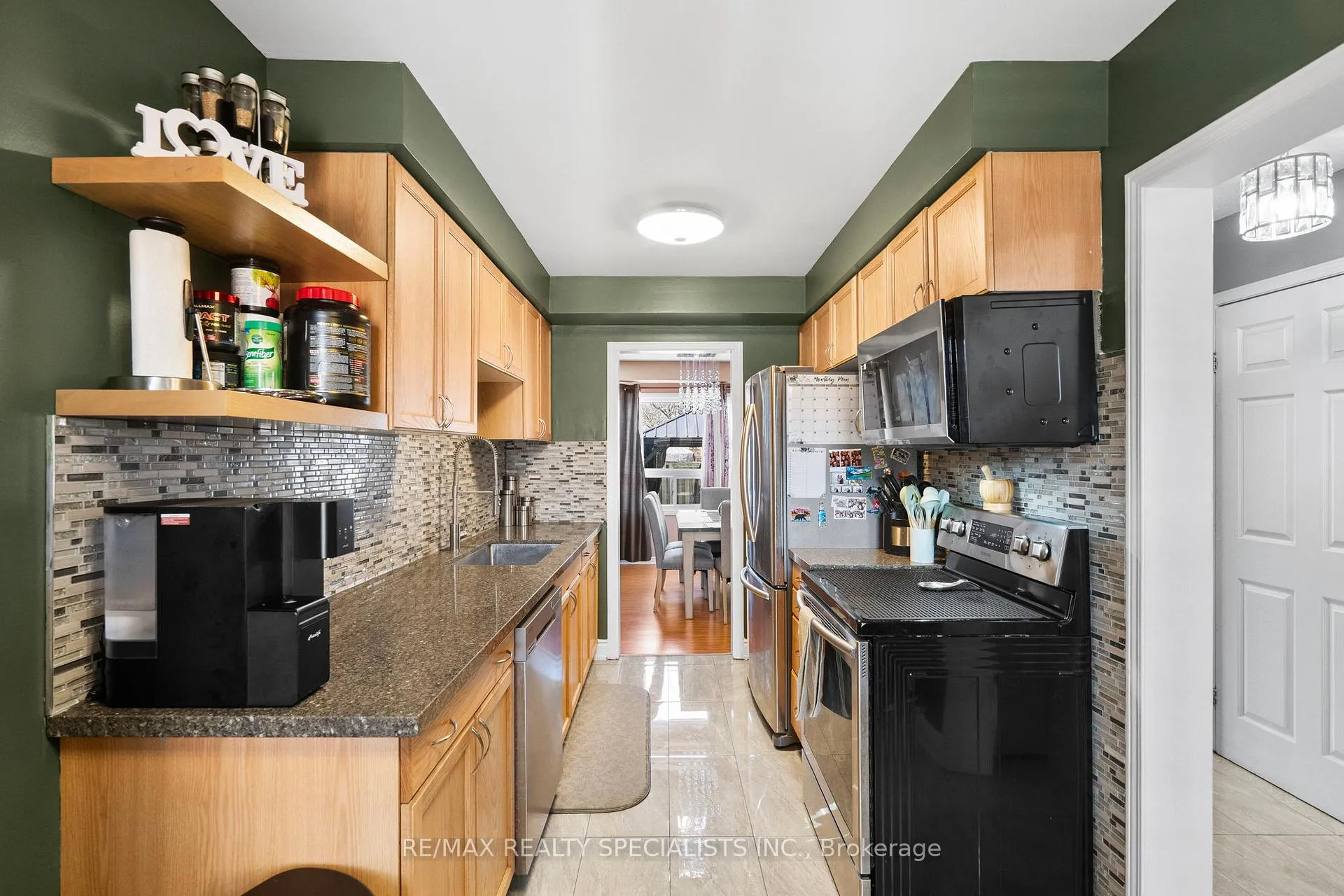 Photo 6 of 121 Tulip Drive, Brampton, Fletcher's Creek South — HOMEH