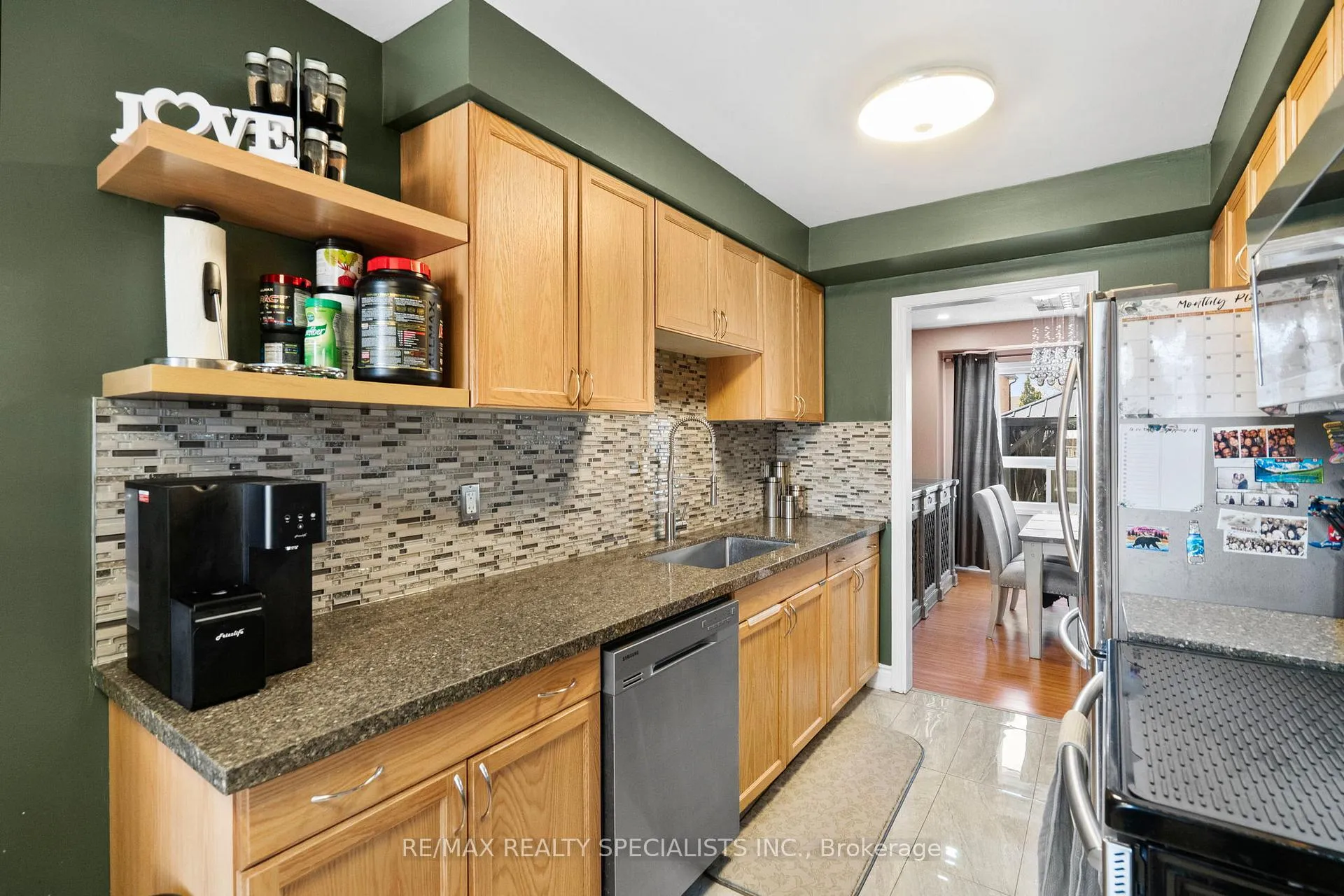 Photo 7 of 121 Tulip Drive, Brampton, Fletcher's Creek South — HOMEH