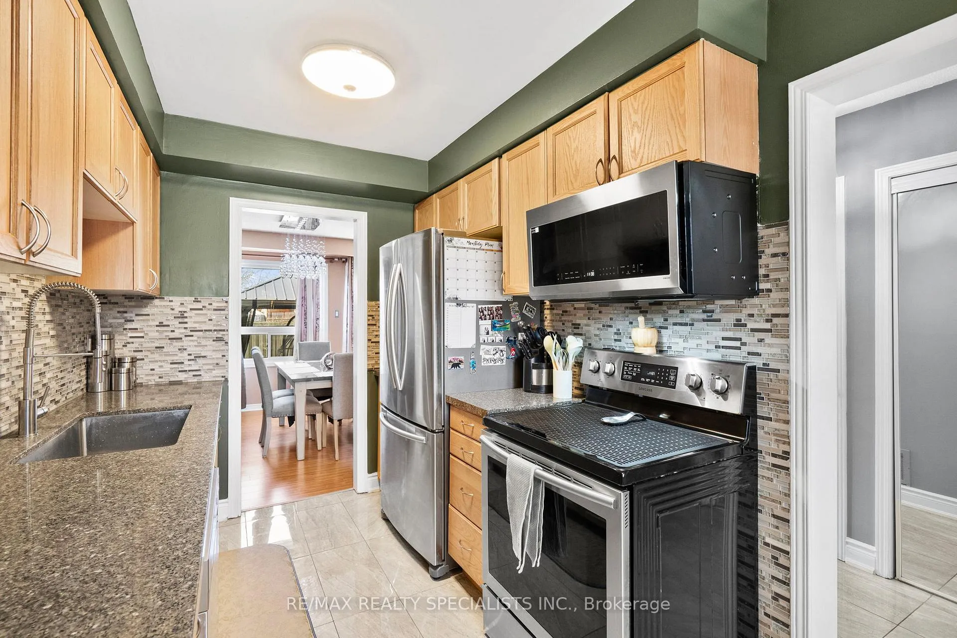 Photo 8 of 121 Tulip Drive, Brampton, Fletcher's Creek South — HOMEH
