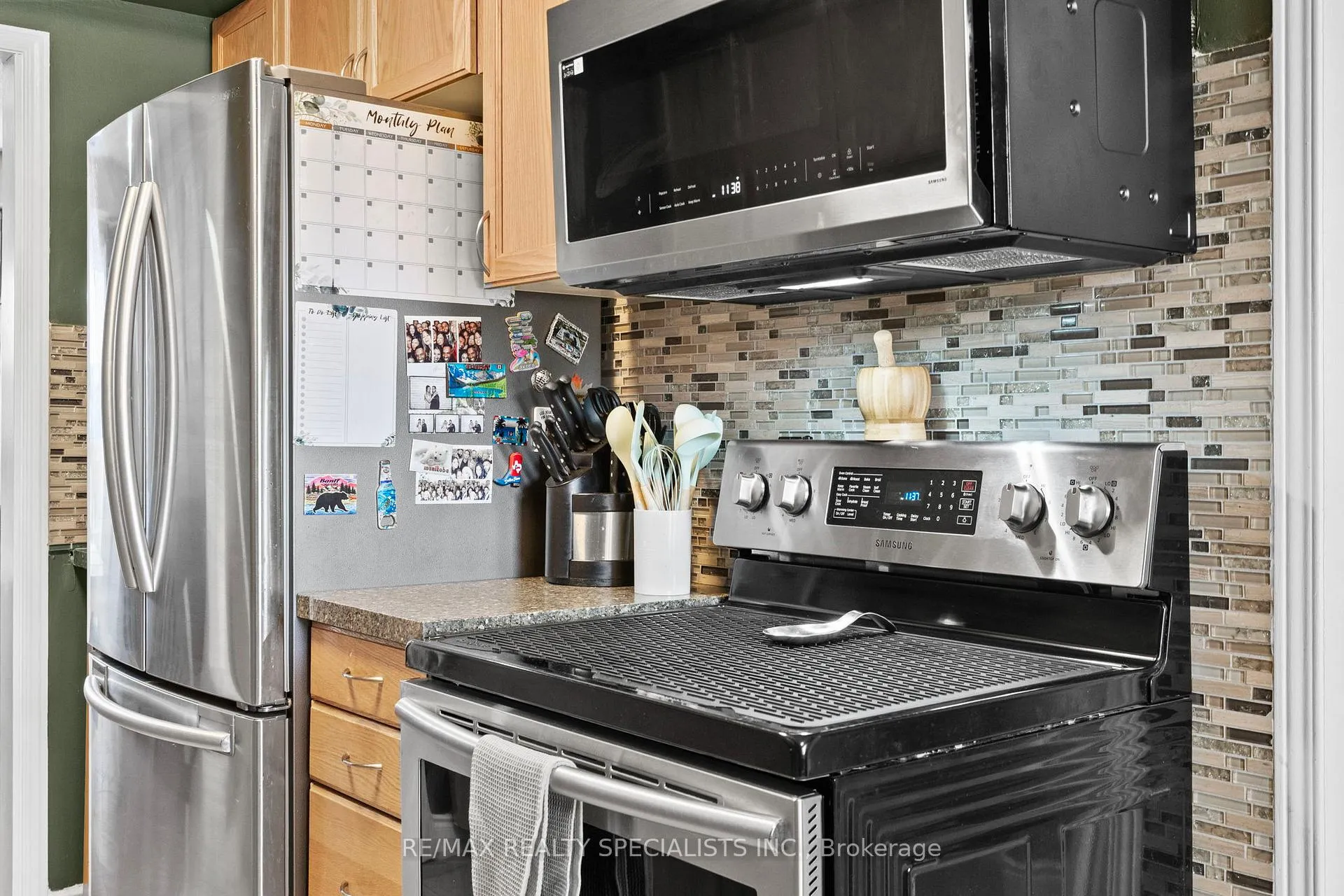 Photo 9 of 121 Tulip Drive, Brampton, Fletcher's Creek South — HOMEH