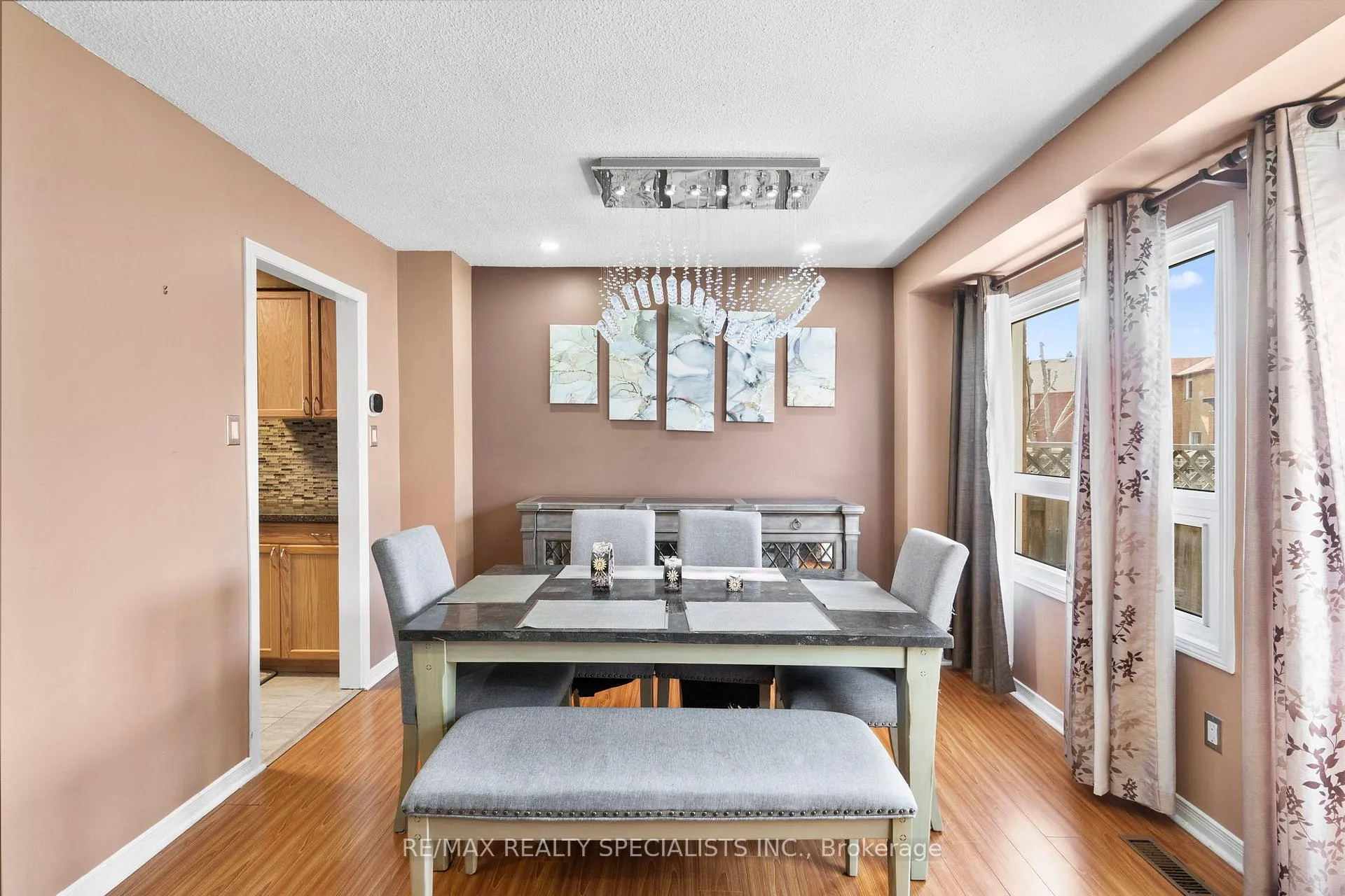 Photo 12 of 121 Tulip Drive, Brampton, Fletcher's Creek South — HOMEH