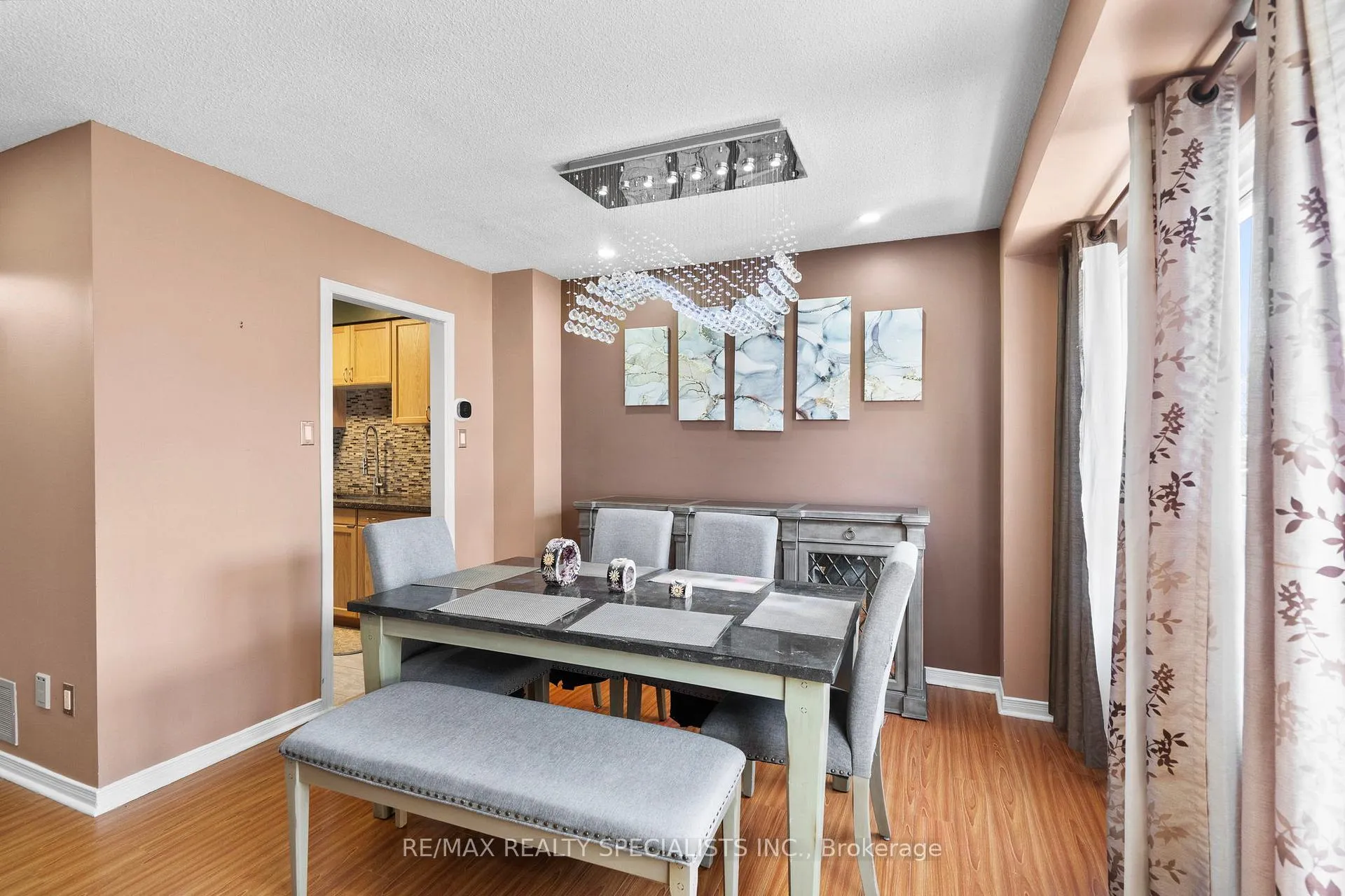 Photo 13 of 121 Tulip Drive, Brampton, Fletcher's Creek South — HOMEH